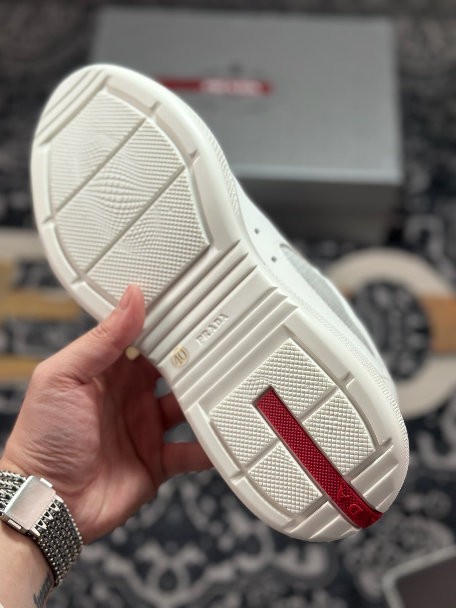 D2480 优选 原装级别 高端品质 官网经典爆款上市 百年不过时 潮牌 （普拉达PRADA）主推爆款 前卫百搭时尚男鞋