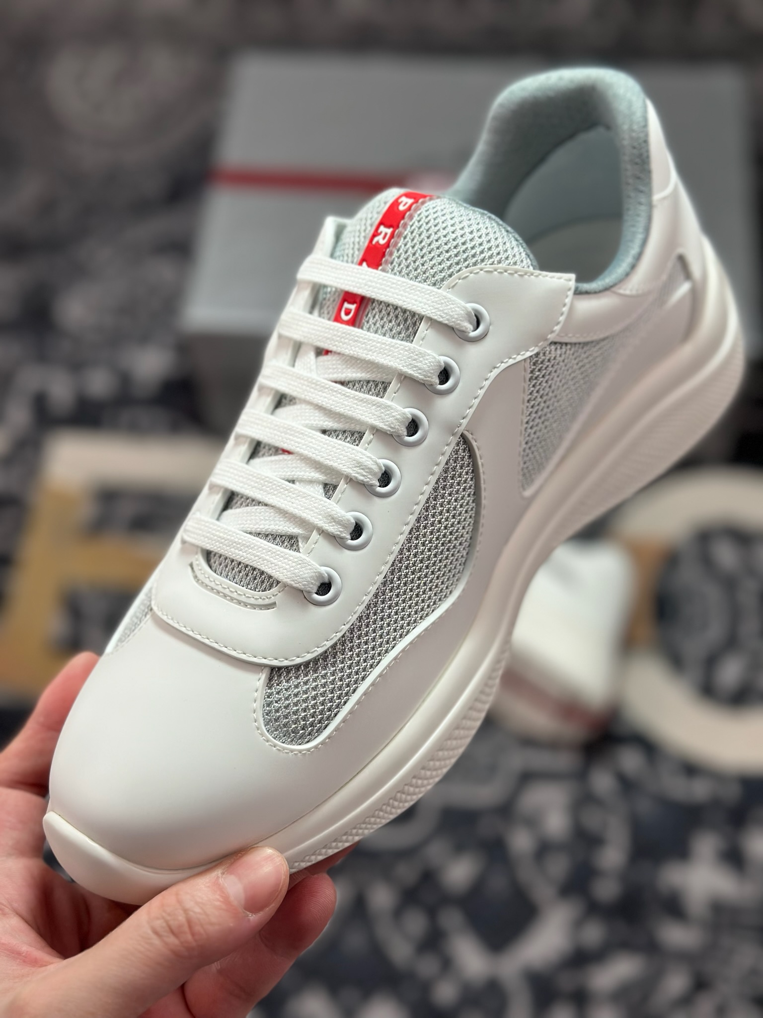 D2480 优选 原装级别 高端品质 官网经典爆款上市 百年不过时 潮牌 （普拉达PRADA）主推爆款 前卫百搭时尚男鞋