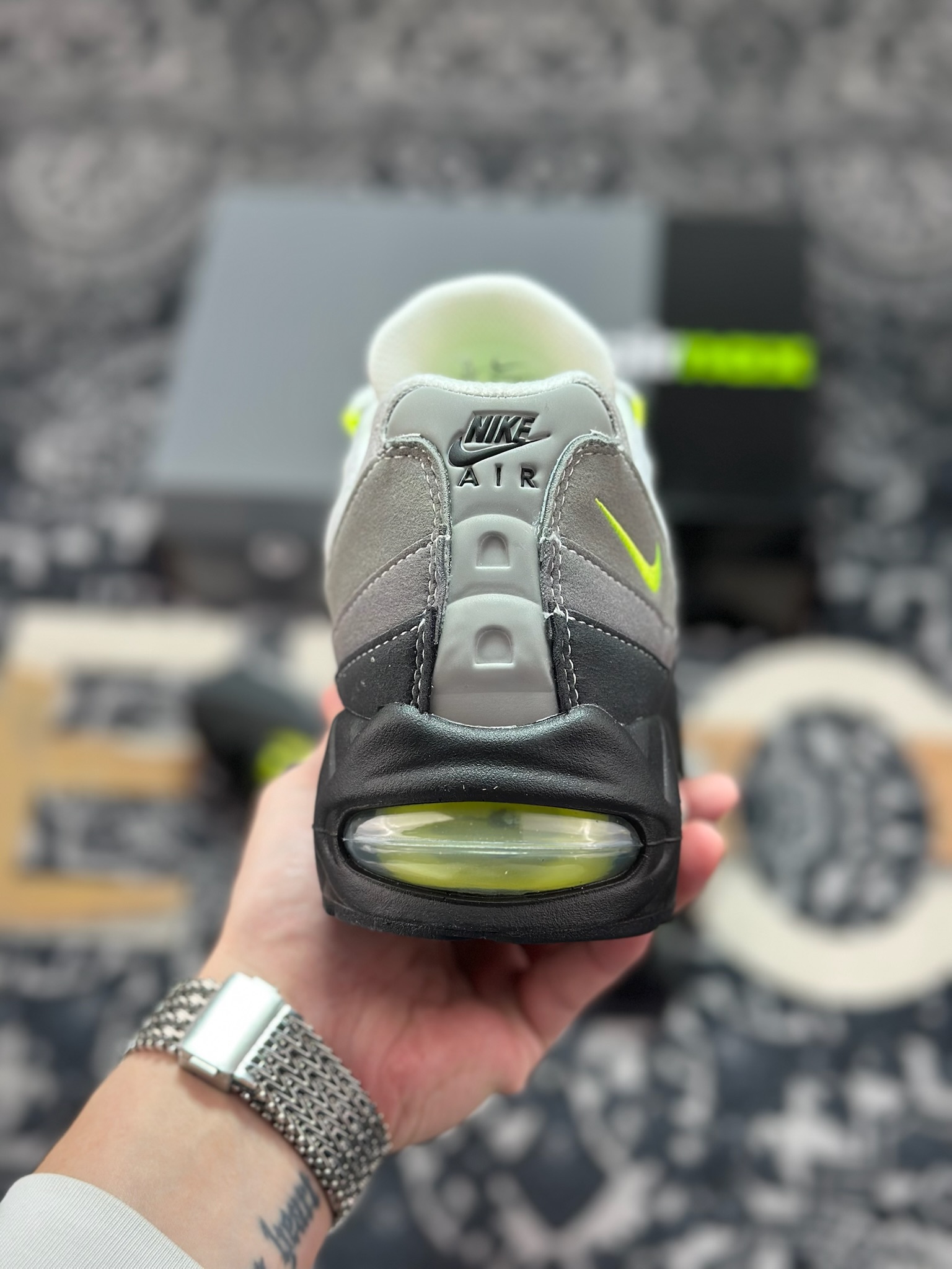 B9350 优选 原装级别 纯原版 纯原版 NK Air Max 95 OG 低帮休闲运动板鞋 HM4740-001-Chinese UA Cheap High Quatity Brand Clothes Bags handbags Sneakers wholesale wholesaler seller from China Factory suppliers Fashion Clothing Shoes best Quality Beautiful Price B9350 优选 原装级别 纯原版 纯原版 NK Air Max 95 OG 低帮休闲运动板鞋 HM4740-001