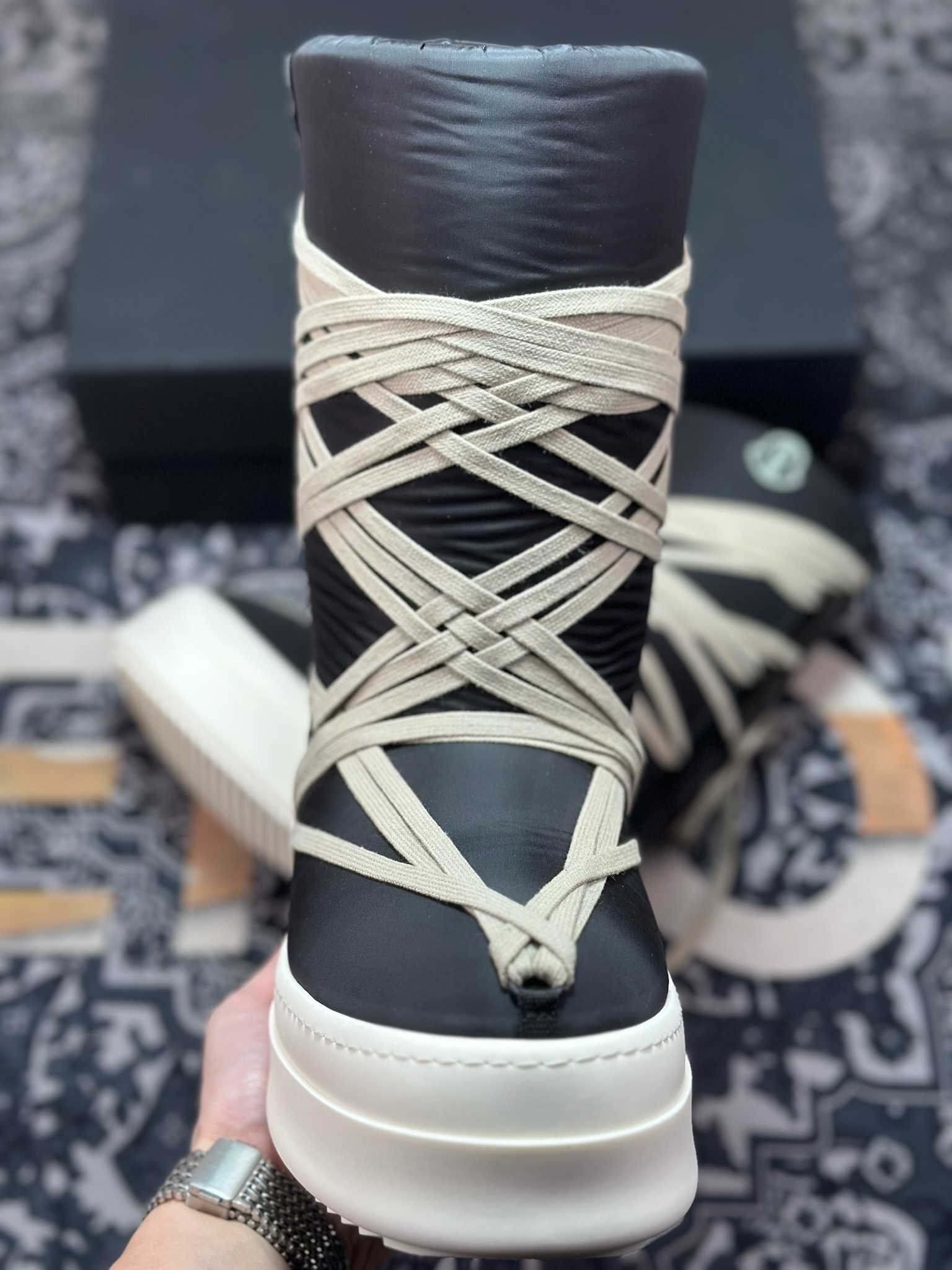优选 原装级别 Rick Owens x Moncler 盟可睐/蒙口 瑞克欧文斯 蒙口联名款 圆筒雪地靴-Top High Quatity Cheap Sneakers Fashion Clothing Clothes Bags handbags Shoes of all Brand wholesale With The best Quality And Beautiful Price from China Factory Chinese suppliers wholesaler seller 优选 原装级别 Rick Owens x Moncler 盟可睐/蒙口 瑞克欧文斯 蒙口联名款 圆筒雪地靴