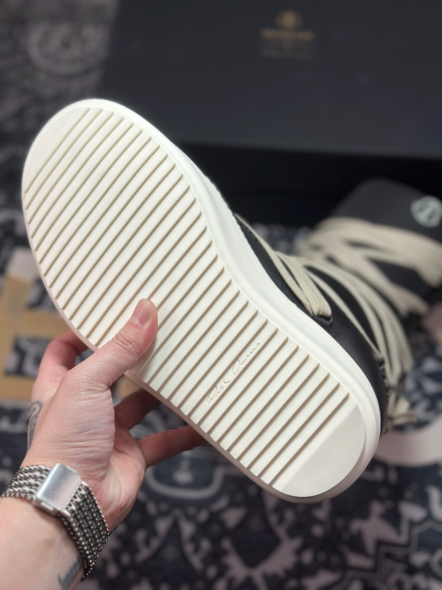 优选 原装级别 Rick Owens x Moncler 盟可睐/蒙口 瑞克欧文斯 蒙口联名款 圆筒雪地靴-Top High Quatity Cheap Sneakers Fashion Clothing Clothes Bags handbags Shoes of all Brand wholesale With The best Quality And Beautiful Price from China Factory Chinese suppliers wholesaler seller 优选 原装级别 Rick Owens x Moncler 盟可睐/蒙口 瑞克欧文斯 蒙口联名款 圆筒雪地靴