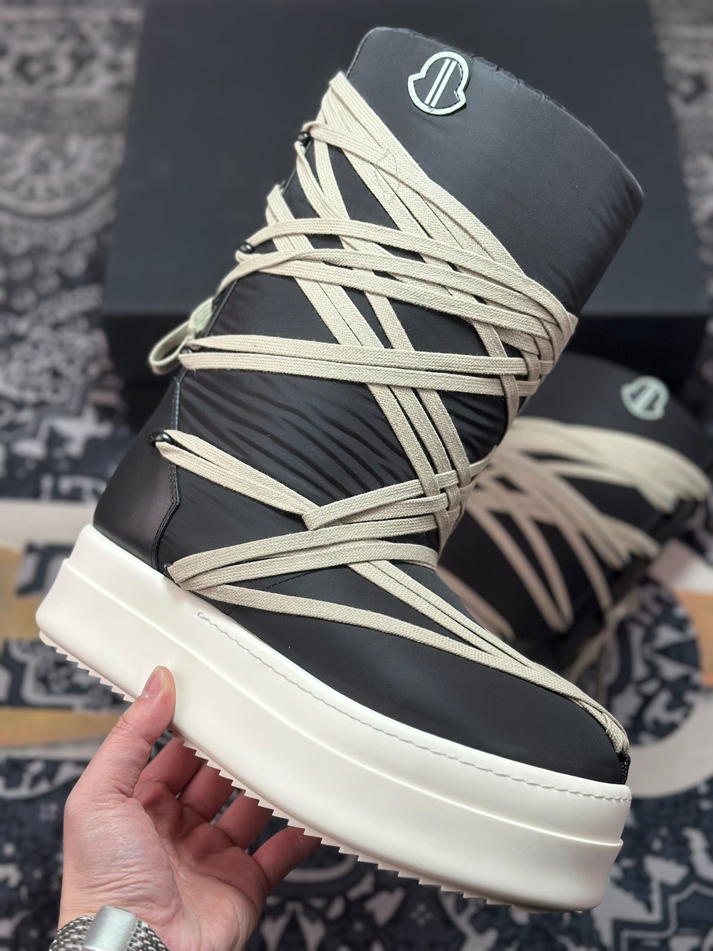 优选 原装级别 Rick Owens x Moncler 盟可睐/蒙口 瑞克欧文斯 蒙口联名款 圆筒雪地靴-Top High Quatity Cheap Sneakers Fashion Clothing Clothes Bags handbags Shoes of all Brand wholesale With The best Quality And Beautiful Price from China Factory Chinese suppliers wholesaler seller 优选 原装级别 Rick Owens x Moncler 盟可睐/蒙口 瑞克欧文斯 蒙口联名款 圆筒雪地靴