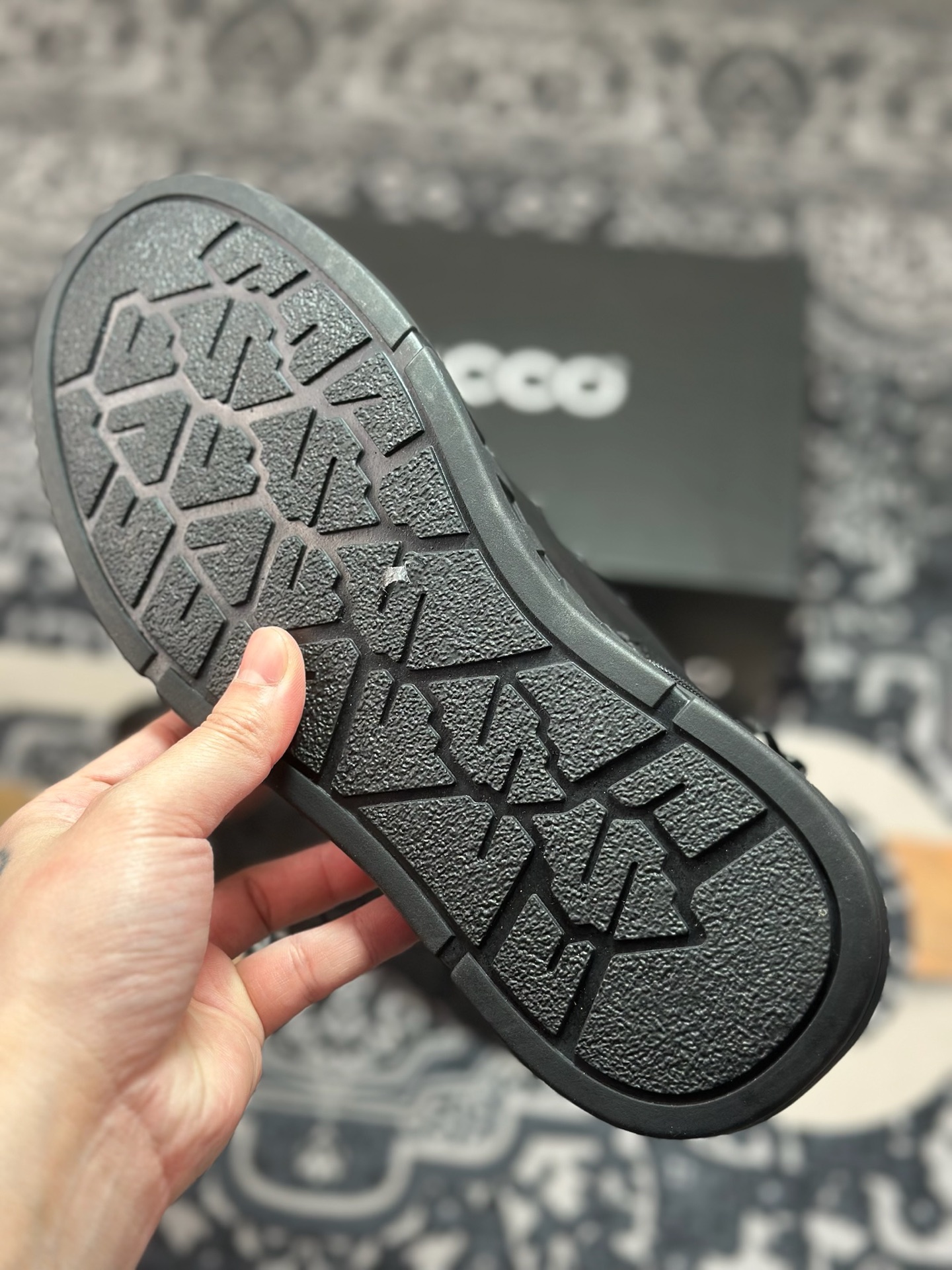 原装级别 ECCO爱步舒适中高帮防泼水马丁靴 秋冬款时尚防滑工装靴男鞋 黑武士鞋-Top High Quatity Cheap Sneakers Fashion Clothing Clothes Bags handbags Shoes of all Brand wholesale With The best Quality And Beautiful Price from China Factory Chinese suppliers wholesaler seller 原装级别 ECCO爱步舒适中高帮防泼水马丁靴 秋冬款时尚防滑工装靴男鞋 黑武士鞋