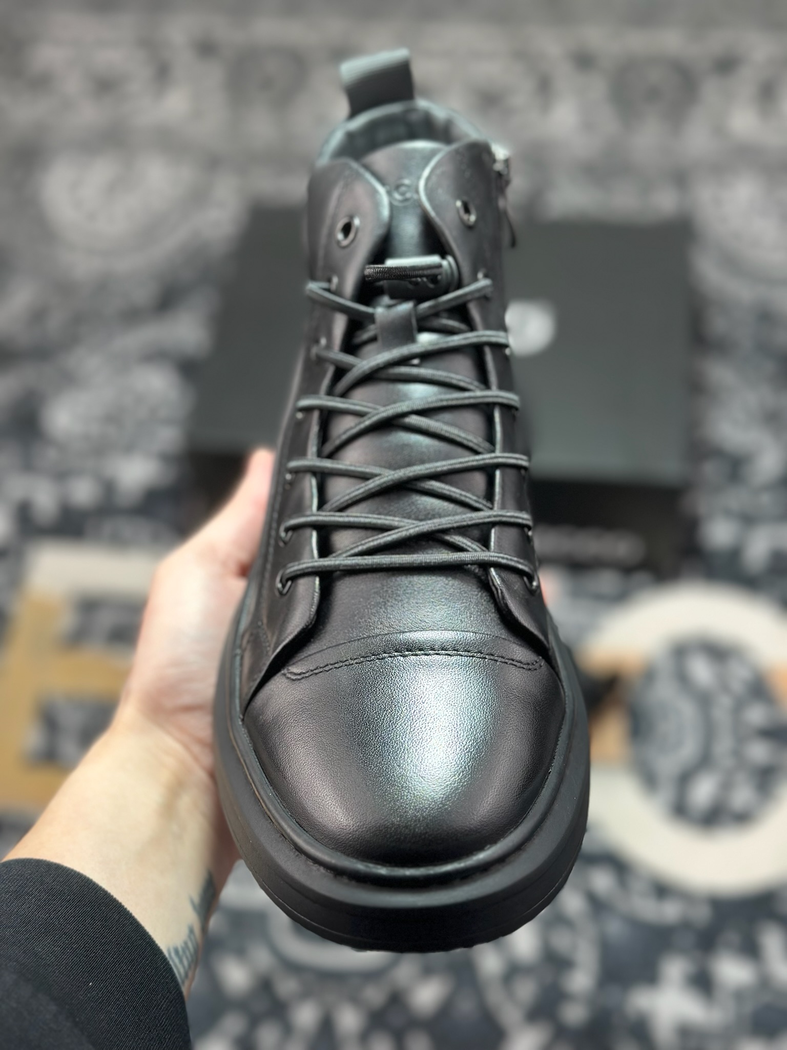 原装级别 ECCO爱步舒适中高帮防泼水马丁靴 秋冬款时尚防滑工装靴男鞋 黑武士鞋-Top High Quatity Cheap Sneakers Fashion Clothing Clothes Bags handbags Shoes of all Brand wholesale With The best Quality And Beautiful Price from China Factory Chinese suppliers wholesaler seller 原装级别 ECCO爱步舒适中高帮防泼水马丁靴 秋冬款时尚防滑工装靴男鞋 黑武士鞋