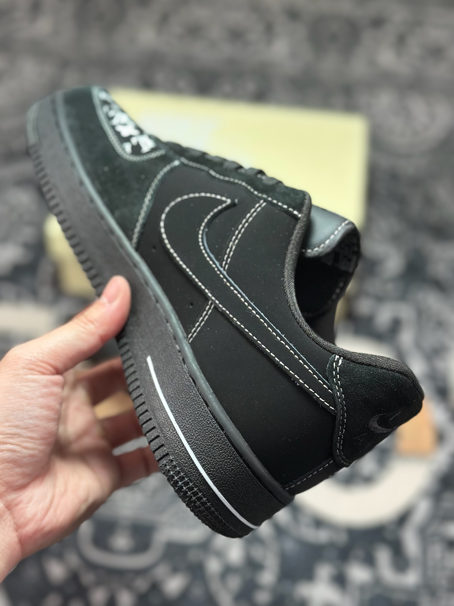 原装级别 Nike Air Force 1'07 Low LV联名 黑色 空军一号低帮休闲板鞋 SS1979-001-莆田鞋,莆田鞋货源,高仿鞋,高仿鞋货源,安福档口,莆田高仿鞋,莆田鞋批发,高仿鞋批发,莆田高仿运动鞋,高仿运动鞋,莆田运动鞋 原装级别 Nike Air Force 1'07 Low LV联名 黑色 空军一号低帮休闲板鞋 SS1979-001