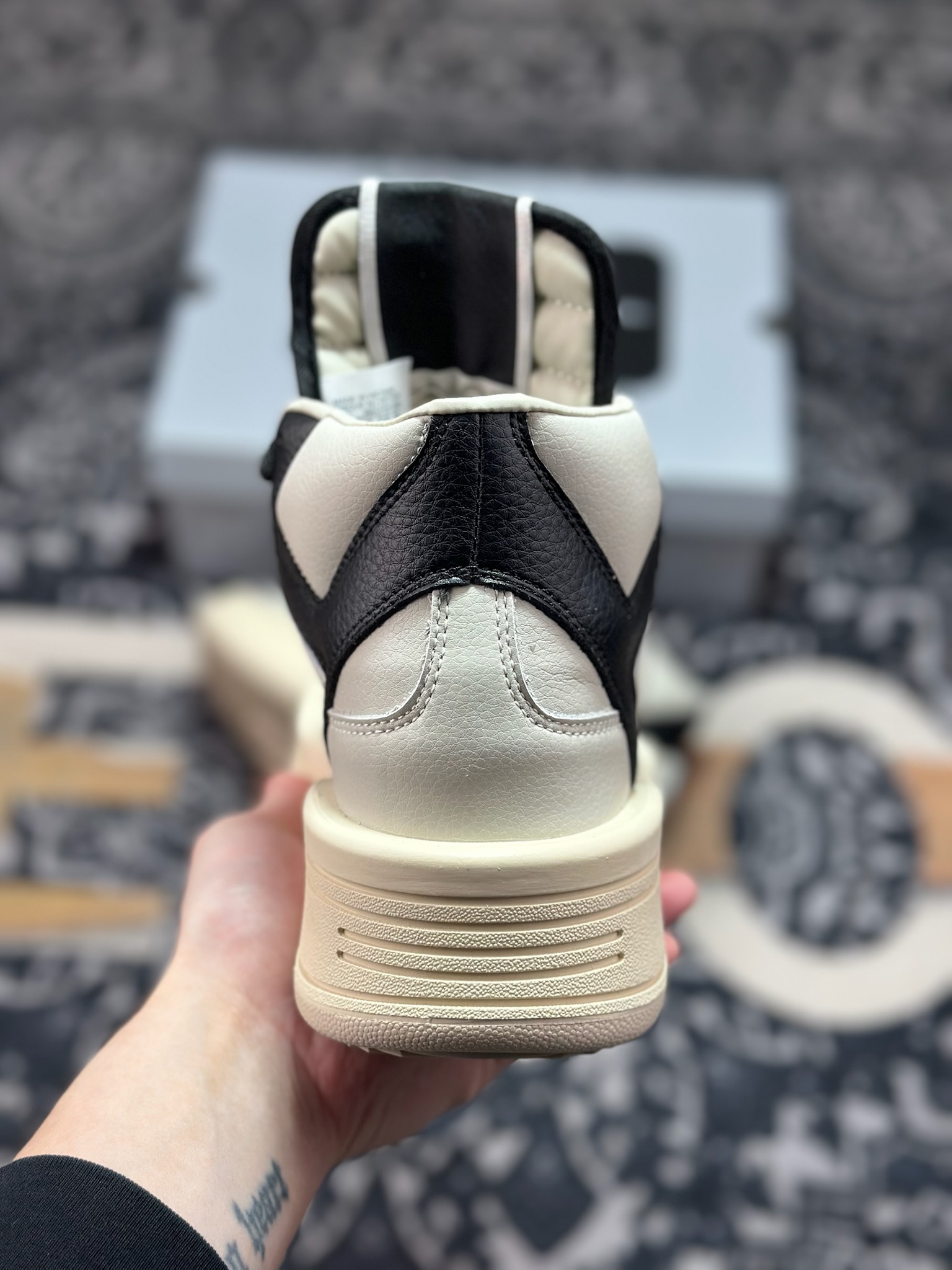 原装级别 Rick Owens DRKSHDW x Converse 融合前卫与经典-Top High Quatity Cheap Sneakers Fashion Clothing Clothes Bags handbags Shoes of all Brand wholesale With The best Quality And Beautiful Price from China Factory Chinese suppliers wholesaler seller 原装级别 Rick Owens DRKSHDW x Converse 融合前卫与经典