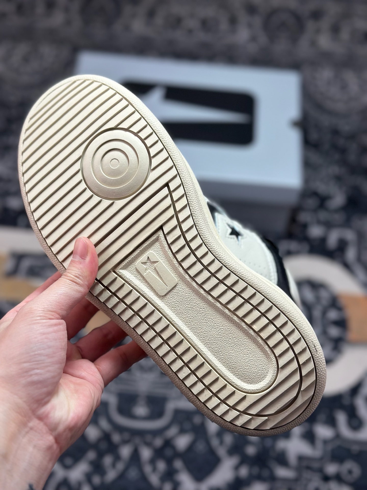 原装级别 Rick Owens DRKSHDW x Converse 融合前卫与经典-Top High Quatity Cheap Sneakers Fashion Clothing Clothes Bags handbags Shoes of all Brand wholesale With The best Quality And Beautiful Price from China Factory Chinese suppliers wholesaler seller 原装级别 Rick Owens DRKSHDW x Converse 融合前卫与经典