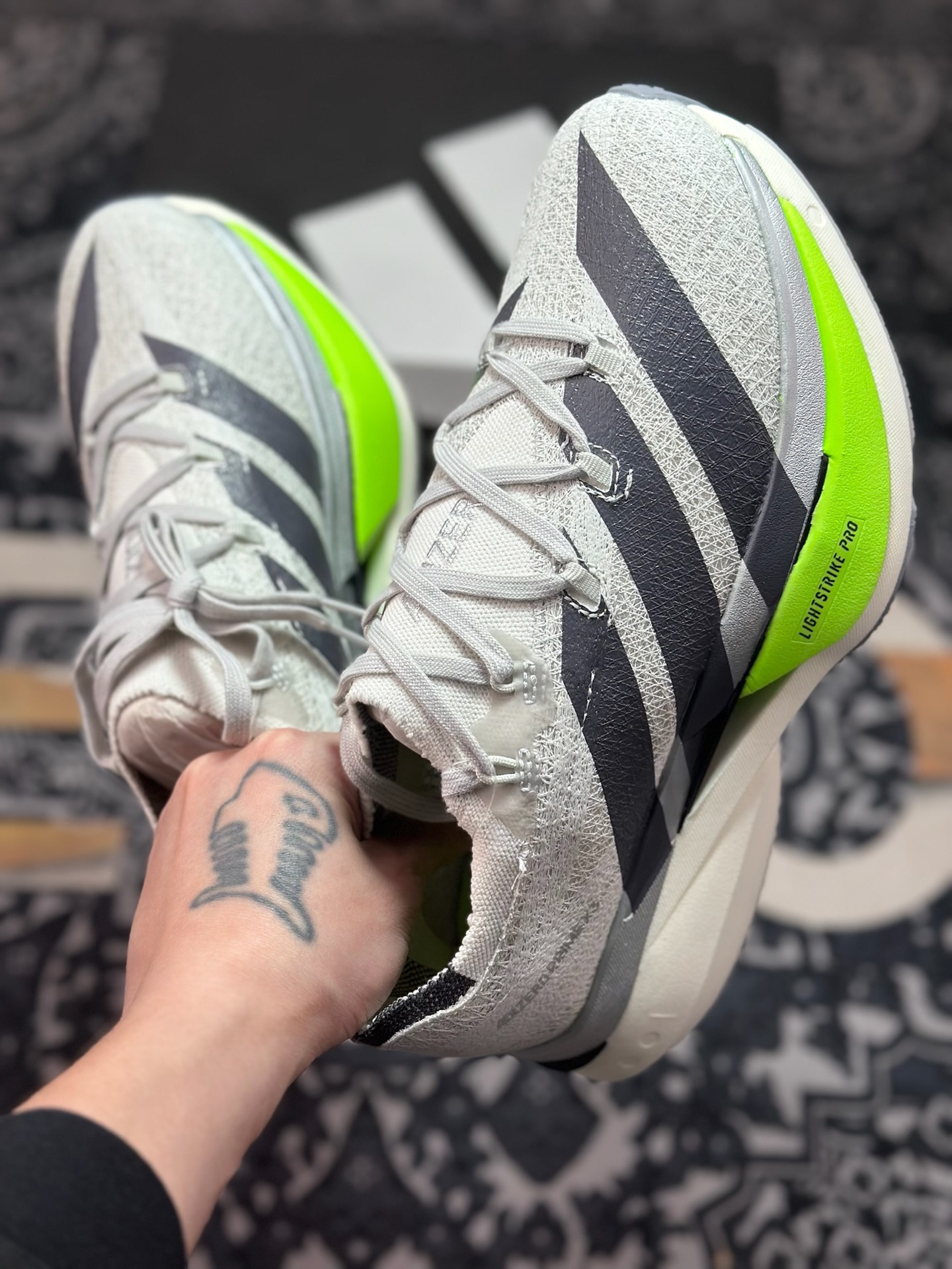 原装级别 Adidas Adizero Prime X3 Strung 舒适防滑耐磨低帮跑步鞋 JR5685-Top High Quatity Cheap Sneakers Fashion Clothing Clothes Bags handbags Shoes of all Brand wholesale With The best Quality And Beautiful Price from China Factory Chinese suppliers wholesaler seller 原装级别 Adidas Adizero Prime X3 Strung 舒适防滑耐磨低帮跑步鞋 JR5685
