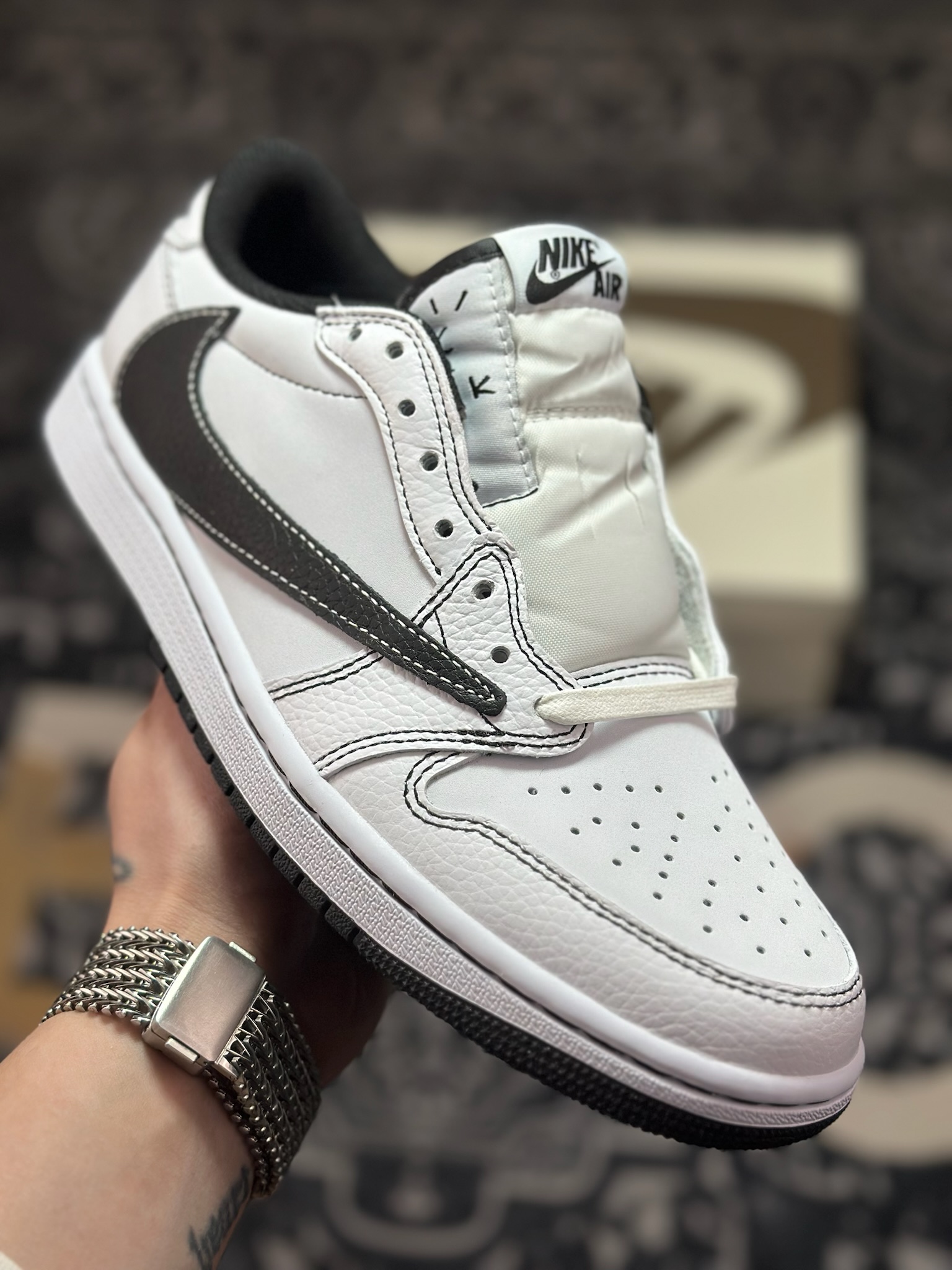 原装级别 Travis Scott x Air Jordan 1 AJ1乔1低帮倒钩 XZ6868-002 原装级别 Travis Scott x Air Jordan 1 AJ1乔1低帮倒钩 XZ6868-002