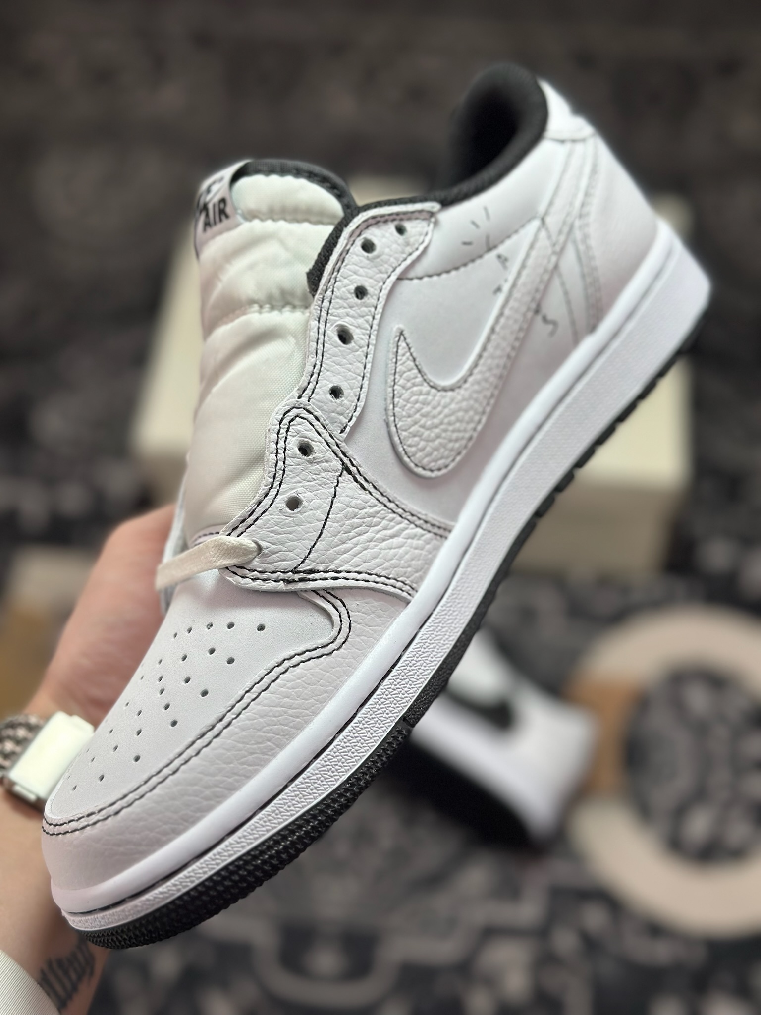 原装级别 Travis Scott x Air Jordan 1 AJ1乔1低帮倒钩 XZ6868-002 原装级别 Travis Scott x Air Jordan 1 AJ1乔1低帮倒钩 XZ6868-002