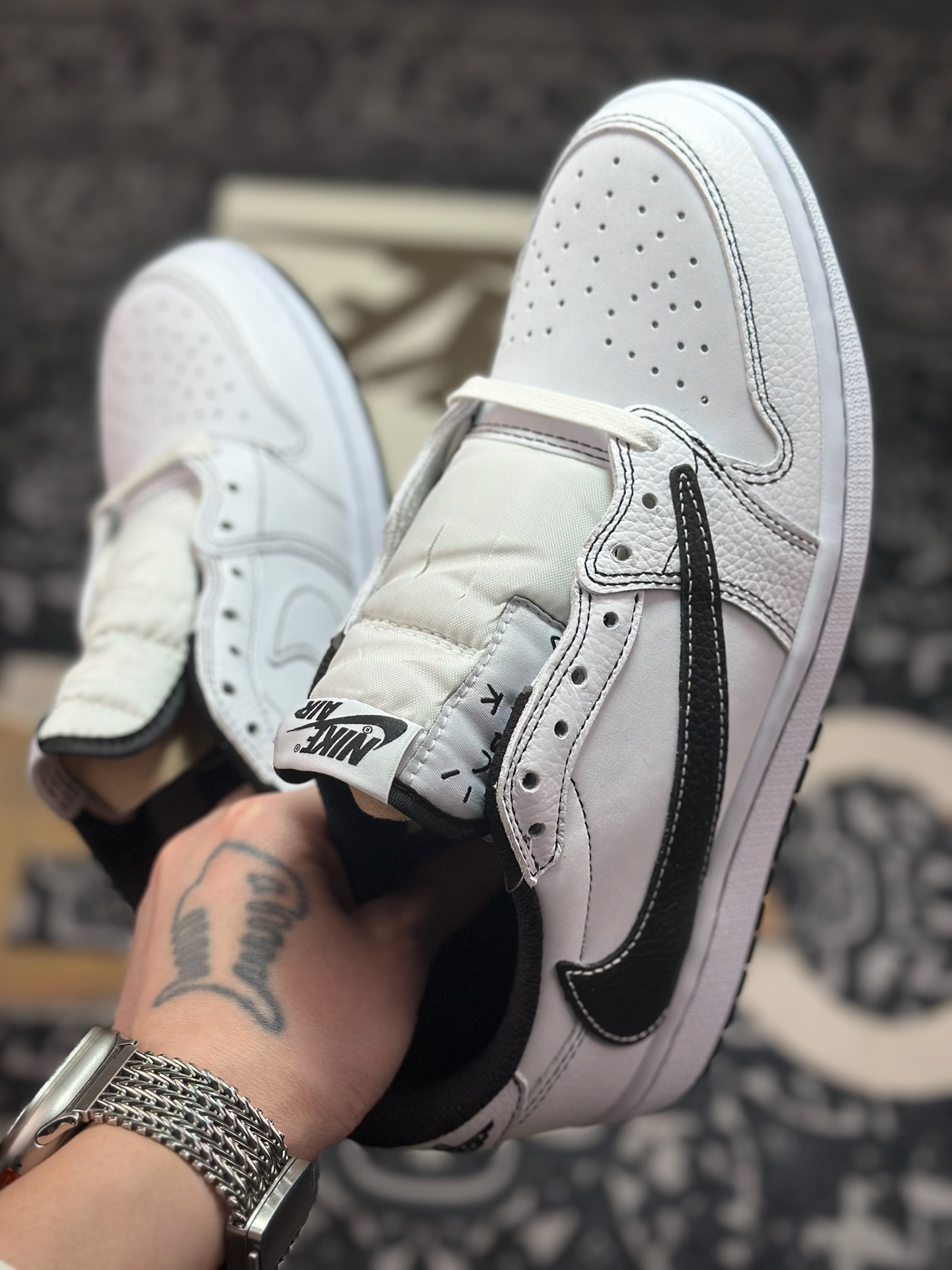 原装级别 Travis Scott x Air Jordan 1 AJ1乔1低帮倒钩 XZ6868-002 原装级别 Travis Scott x Air Jordan 1 AJ1乔1低帮倒钩 XZ6868-002