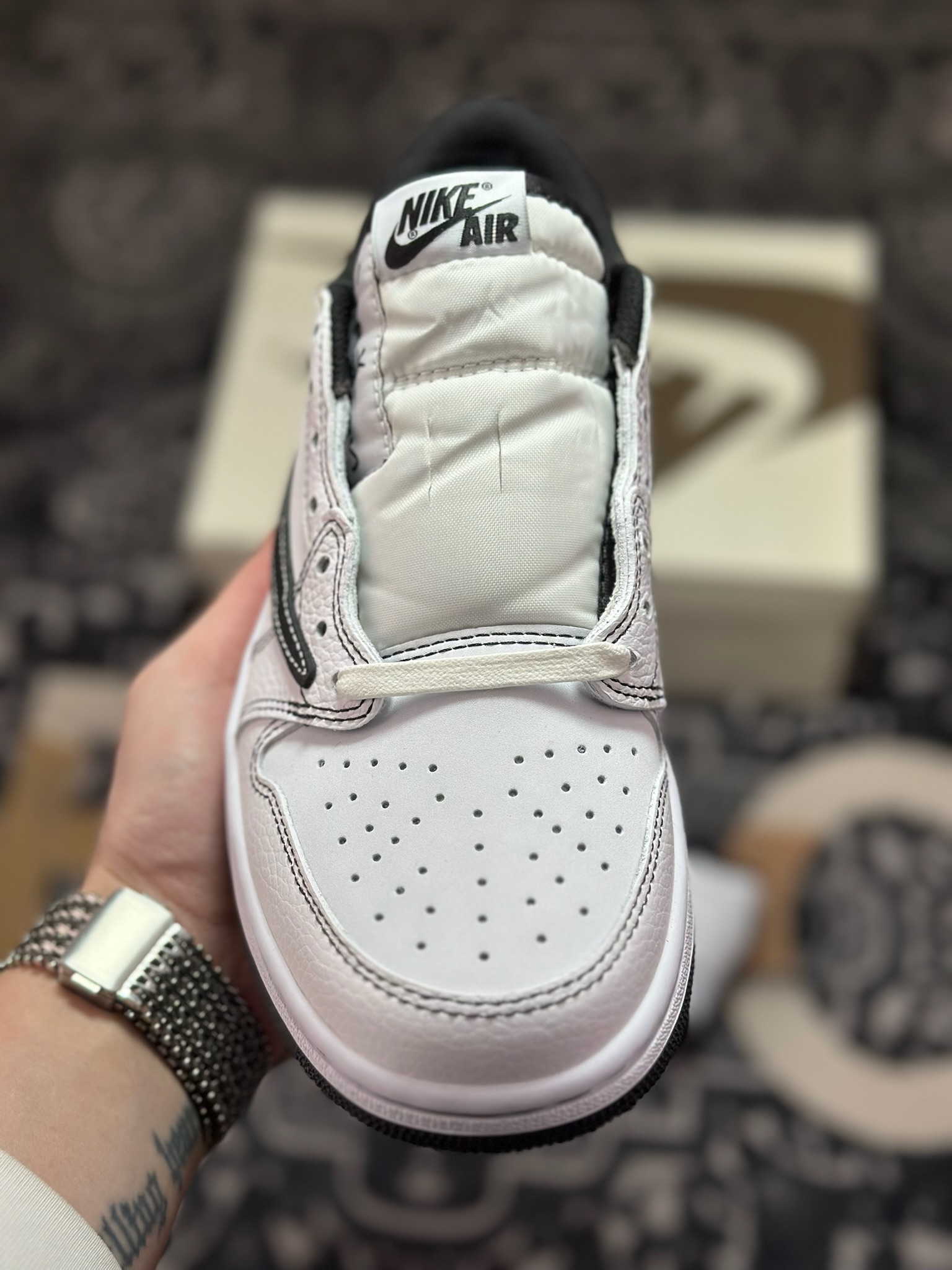 原装级别 Travis Scott x Air Jordan 1 AJ1乔1低帮倒钩 XZ6868-002 原装级别 Travis Scott x Air Jordan 1 AJ1乔1低帮倒钩 XZ6868-002