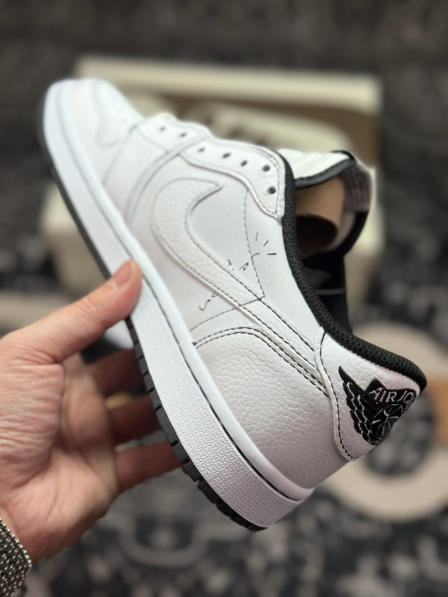 原装级别 Travis Scott x Air Jordan 1 AJ1乔1低帮倒钩 XZ6868-002 原装级别 Travis Scott x Air Jordan 1 AJ1乔1低帮倒钩 XZ6868-002