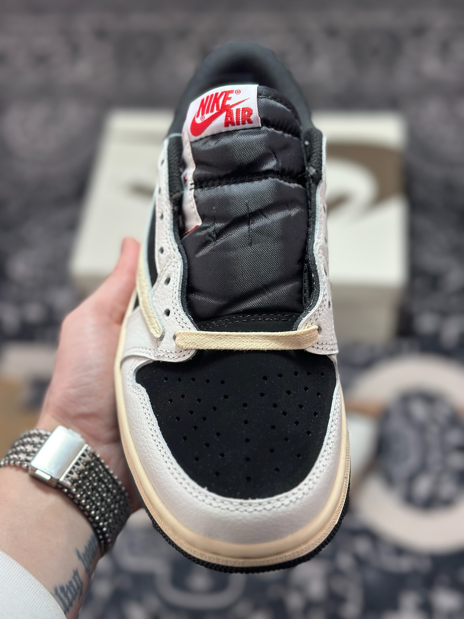原装级别Travis Scott x Air Jordan 1 AJ1乔1低帮倒钩 XZ6868-001 原装级别Travis Scott x Air Jordan 1 AJ1乔1低帮倒钩 XZ6868-001