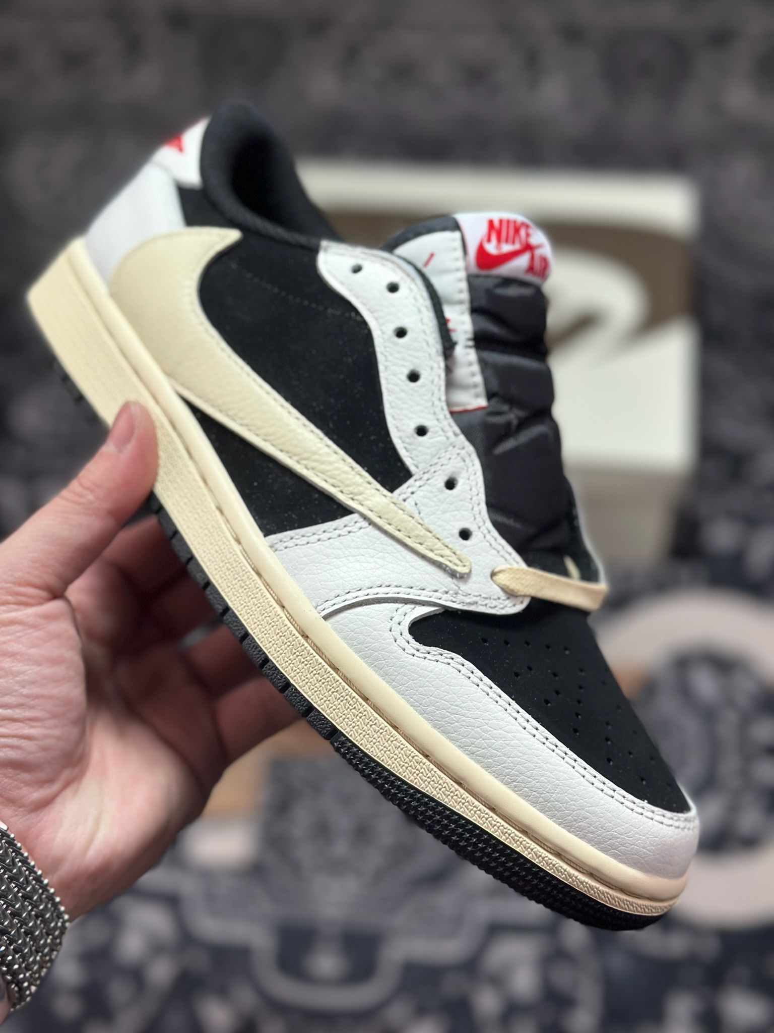原装级别Travis Scott x Air Jordan 1 AJ1乔1低帮倒钩 XZ6868-001 原装级别Travis Scott x Air Jordan 1 AJ1乔1低帮倒钩 XZ6868-001