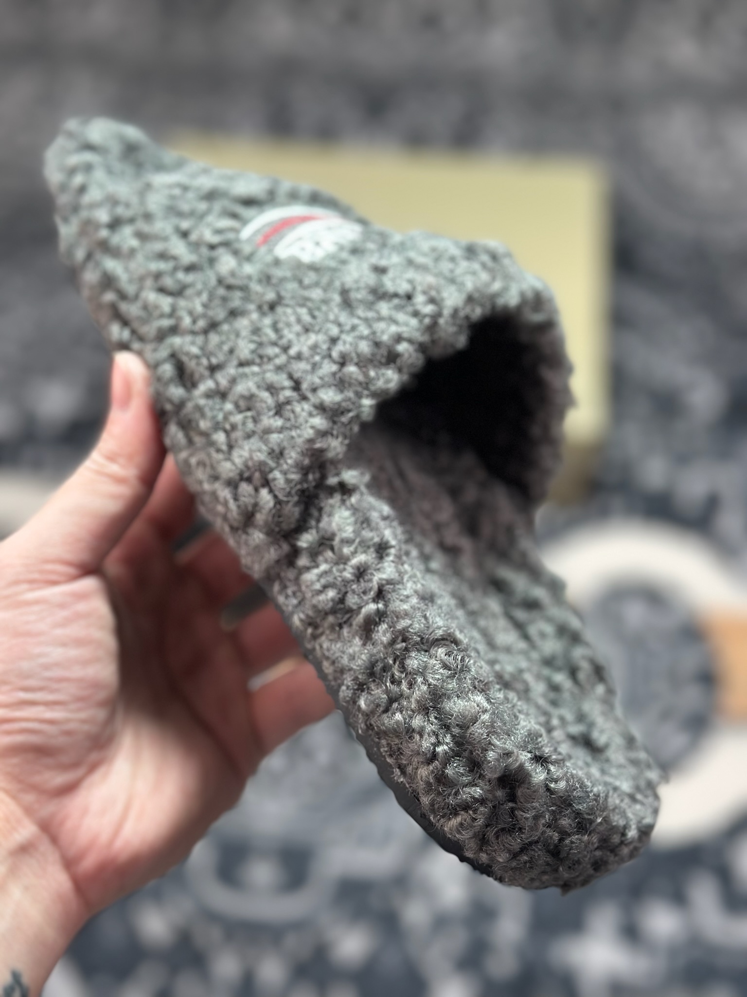 原装级别 BALENCIAGA 巴黎世家 2025 巴黎 毛拖 巴黎世家25S经典羊毛拖 时装走秀款 经典巴黎世家 秋冬毛拖-Top High Quatity Cheap Sneakers Fashion Clothing Clothes Bags handbags Shoes of all Brand wholesale With The best Quality And Beautiful Price from China Factory Chinese suppliers wholesaler seller 原装级别 BALENCIAGA 巴黎世家 2025 巴黎 毛拖 巴黎世家25S经典羊毛拖 时装走秀款 经典巴黎世家 秋冬毛拖