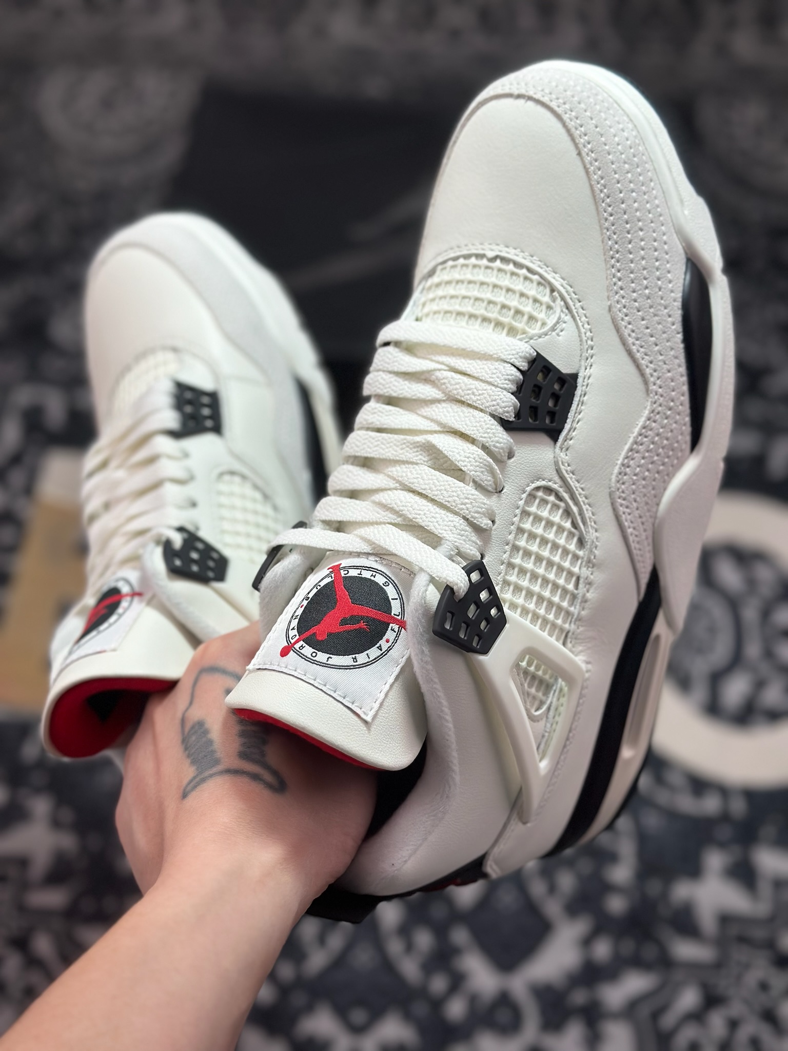 原装级别 Nike AIR JORDAN 4 RETRO FC AJ4 乔4飞行俱乐部 IM4002-100-Top High Quatity Cheap Sneakers Fashion Clothing Clothes Bags handbags Shoes of all Brand wholesale With The best Quality And Beautiful Price from China Factory Chinese suppliers wholesaler seller 原装级别 Nike AIR JORDAN 4 RETRO FC AJ4 乔4飞行俱乐部 IM4002-100