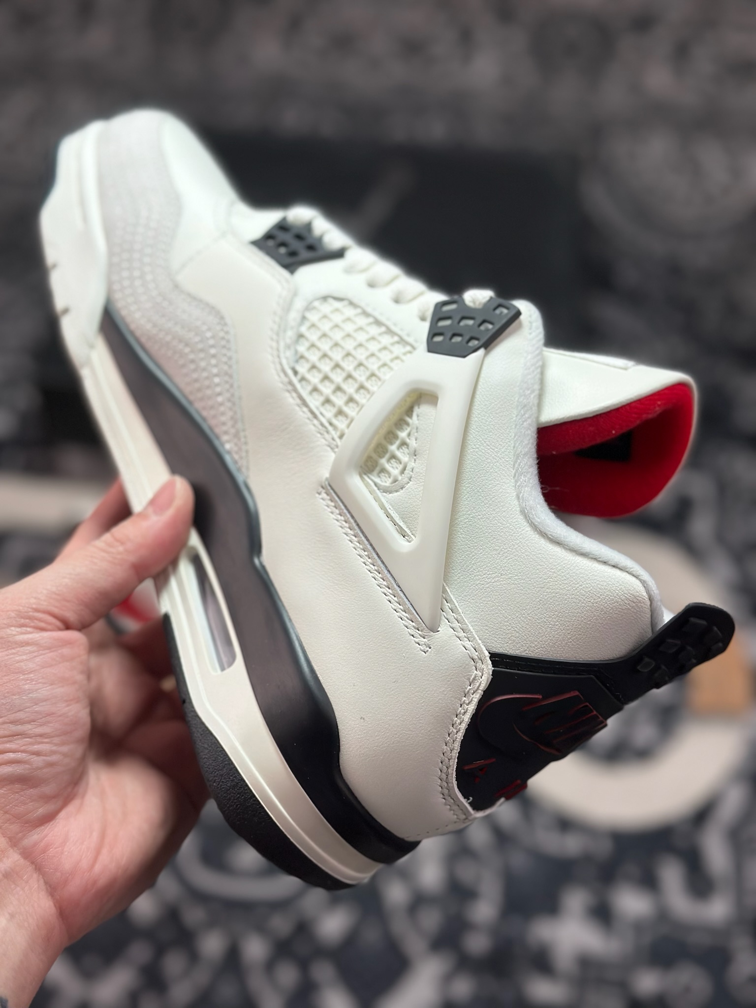原装级别 Nike AIR JORDAN 4 RETRO FC AJ4 乔4飞行俱乐部 IM4002-100-Top High Quatity Cheap Sneakers Fashion Clothing Clothes Bags handbags Shoes of all Brand wholesale With The best Quality And Beautiful Price from China Factory Chinese suppliers wholesaler seller 原装级别 Nike AIR JORDAN 4 RETRO FC AJ4 乔4飞行俱乐部 IM4002-100