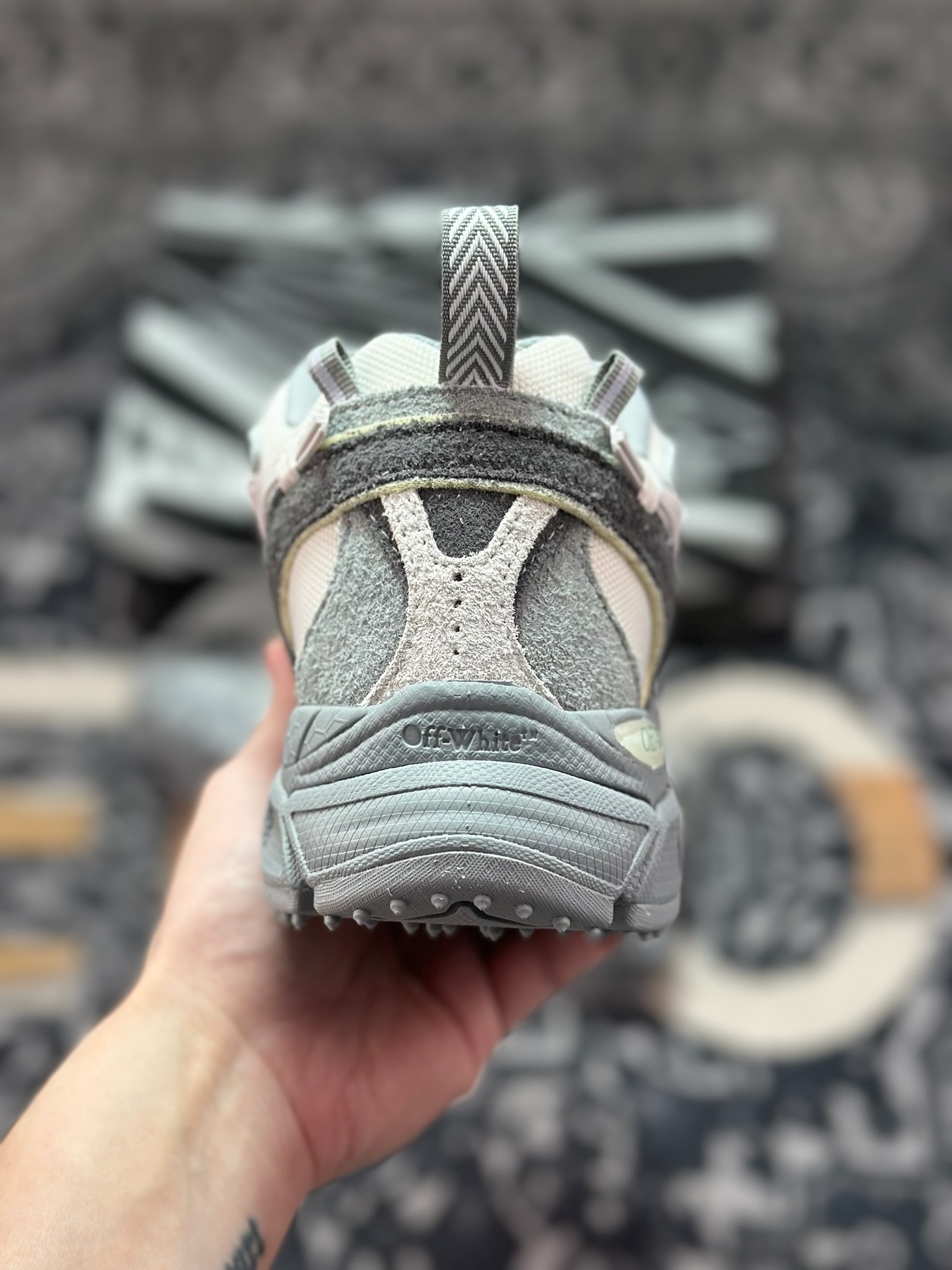 原装级别 Off-White 2025年OW最新款跑鞋 原装级别 Off-White 2025年OW最新款跑鞋