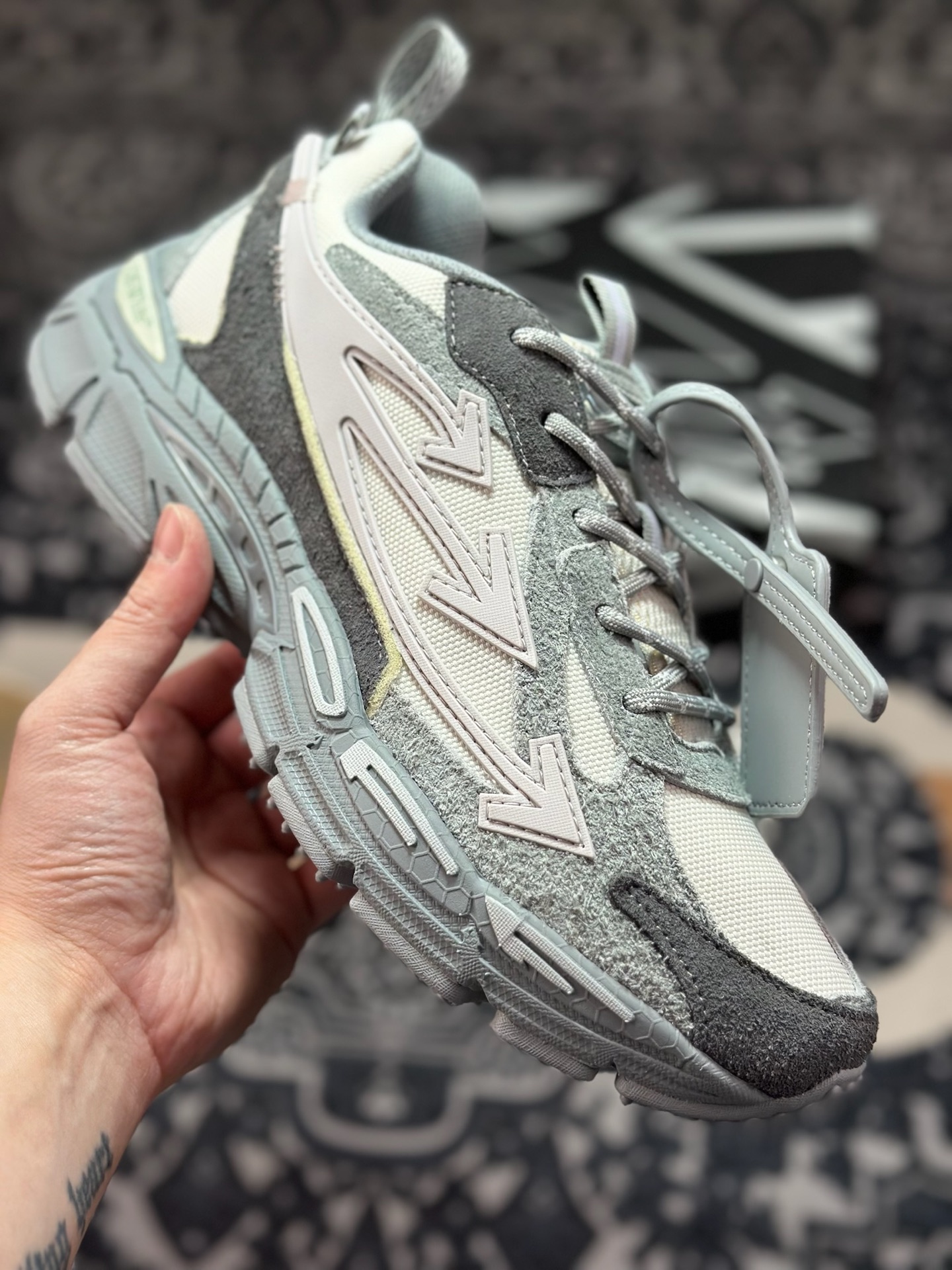 原装级别 Off-White 2025年OW最新款跑鞋 原装级别 Off-White 2025年OW最新款跑鞋