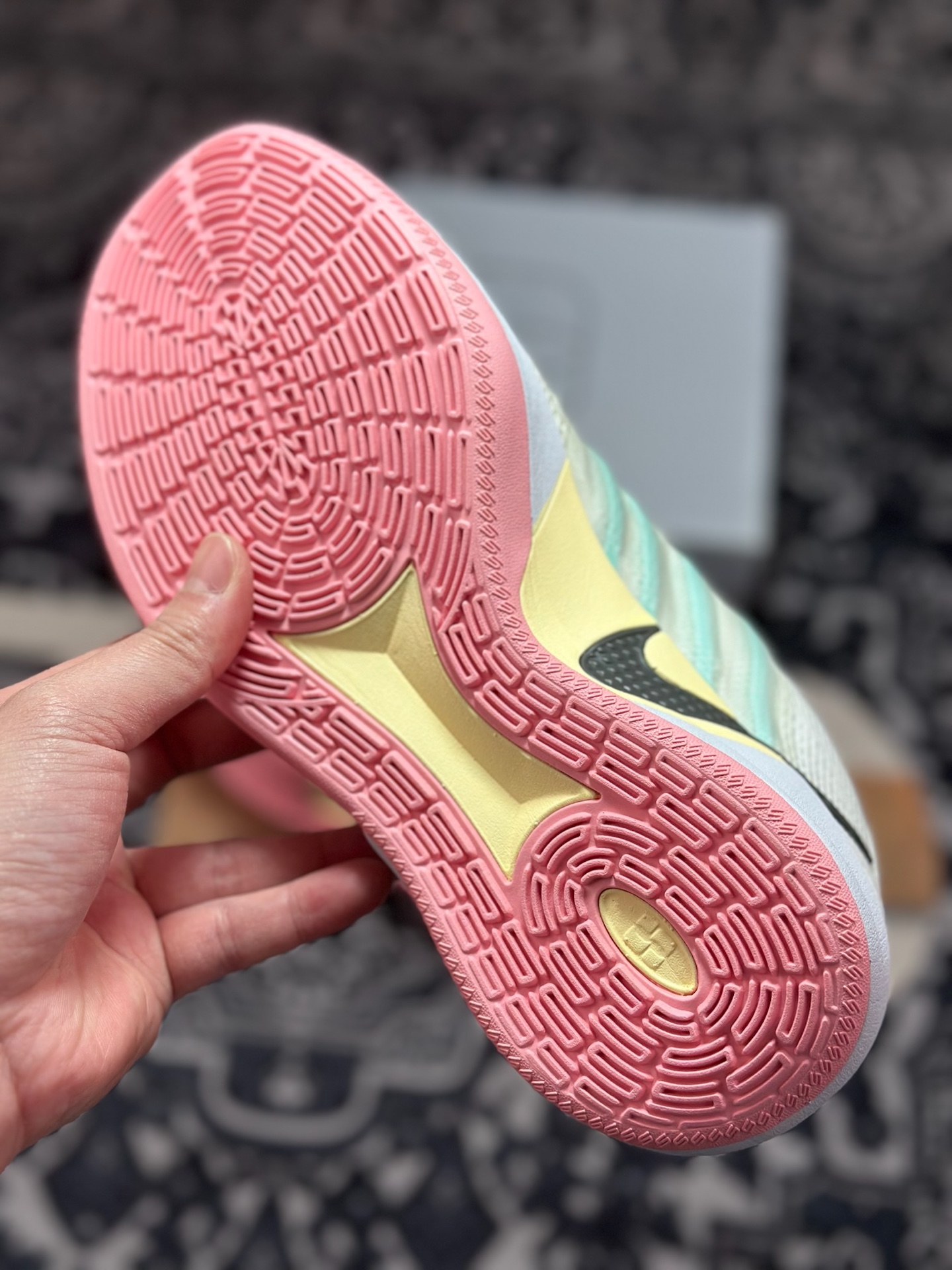 原装级别Nike Sabrina 3 耐克 轻便耐磨 减震 低帮 篮球鞋 HF2881-100 原装级别Nike Sabrina 3 耐克 轻便耐磨 减震 低帮 篮球鞋 HF2881-100