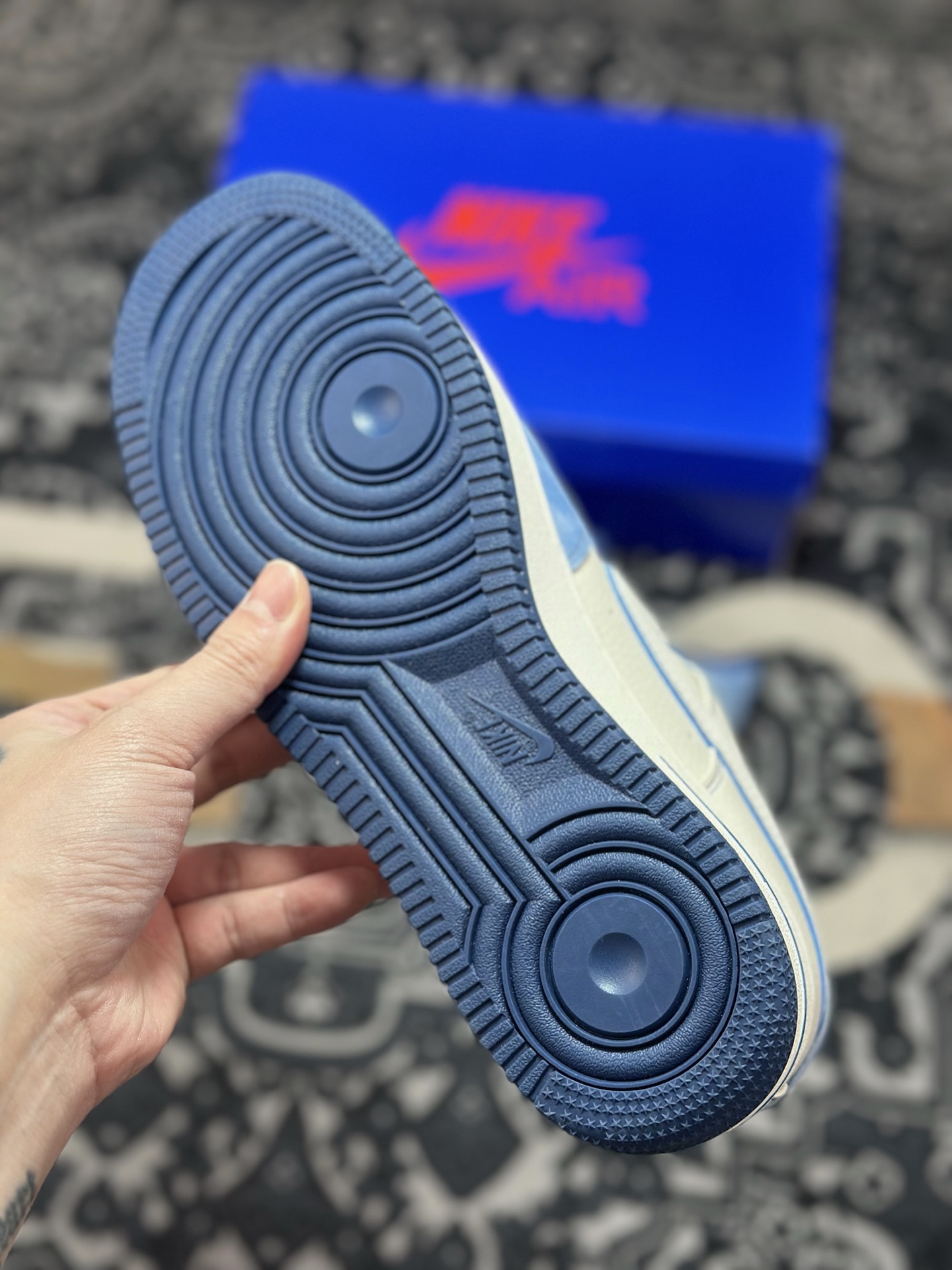 原装级别 Nike Air Force 1'07 Low 联名款 蓝白格调 空军一号低帮休闲板鞋 SY1388-020-Top High Quatity Cheap Sneakers Fashion Clothing Clothes Bags handbags Shoes of all Brand wholesale With The best Quality And Beautiful Price from China Factory Chinese suppliers wholesaler seller 原装级别 Nike Air Force 1'07 Low 联名款 蓝白格调 空军一号低帮休闲板鞋 SY1388-020