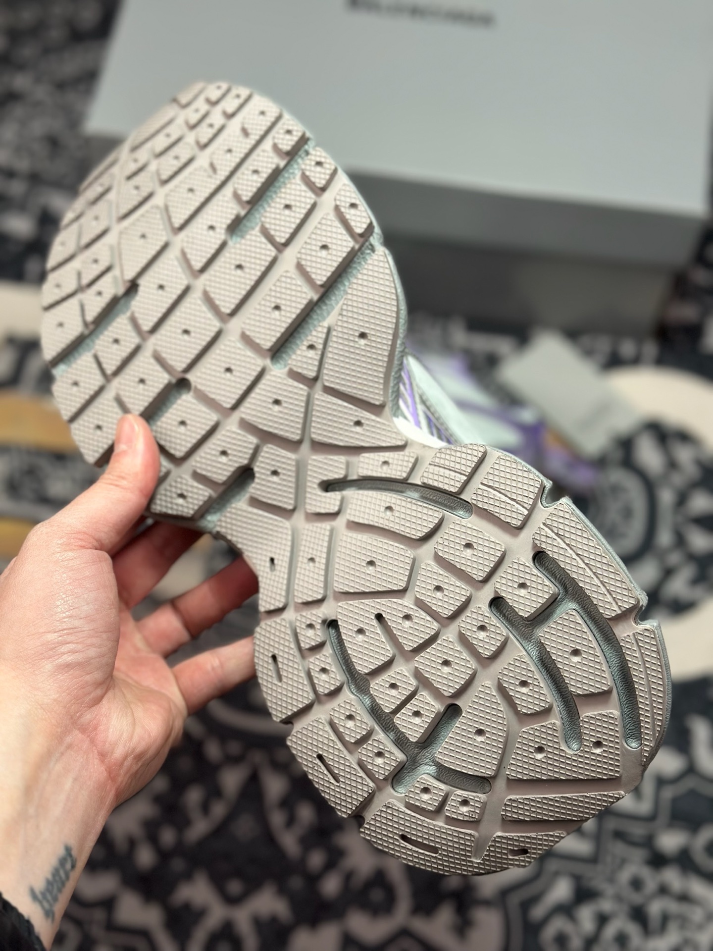 优选 原装级别 Balenciaga 巴黎世家 3XL 做旧复古老爹鞋 734731 巴黎世家十代 全套配件鞋盒-Top High Quatity Cheap Sneakers Fashion Clothing Clothes Bags handbags Shoes of all Brand wholesale With The best Quality And Beautiful Price from China Factory Chinese suppliers wholesaler seller 优选 原装级别 Balenciaga 巴黎世家 3XL 做旧复古老爹鞋 734731 巴黎世家十代 全套配件鞋盒