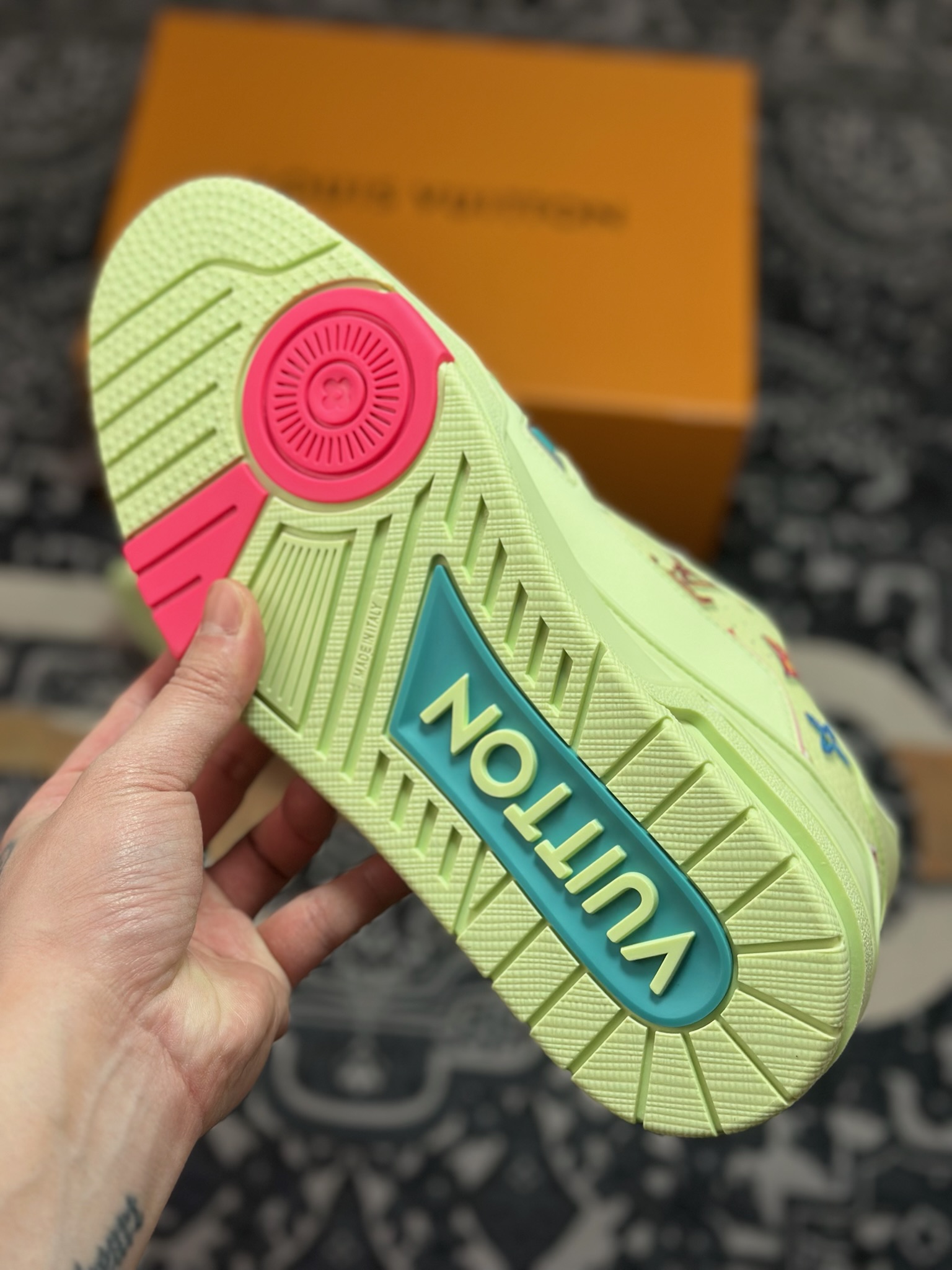 原装级别 LV Trainer系列高奢运动鞋-Top High Quatity Cheap Sneakers Fashion Clothing Clothes Bags handbags Shoes of all Brand wholesale With The best Quality And Beautiful Price from China Factory Chinese suppliers wholesaler seller 原装级别 LV Trainer系列高奢运动鞋