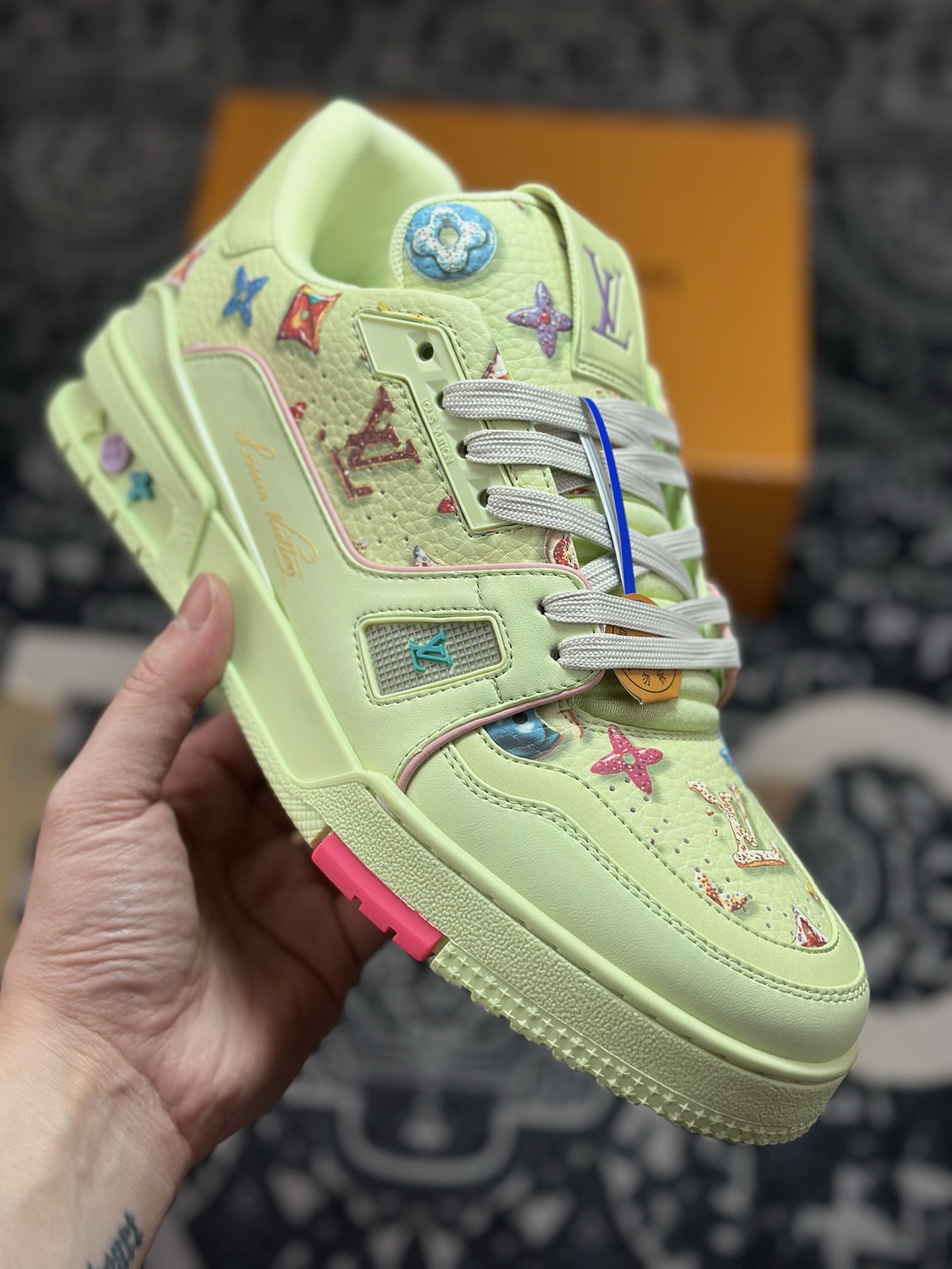 原装级别 LV Trainer系列高奢运动鞋-Top High Quatity Cheap Sneakers Fashion Clothing Clothes Bags handbags Shoes of all Brand wholesale With The best Quality And Beautiful Price from China Factory Chinese suppliers wholesaler seller 原装级别 LV Trainer系列高奢运动鞋
