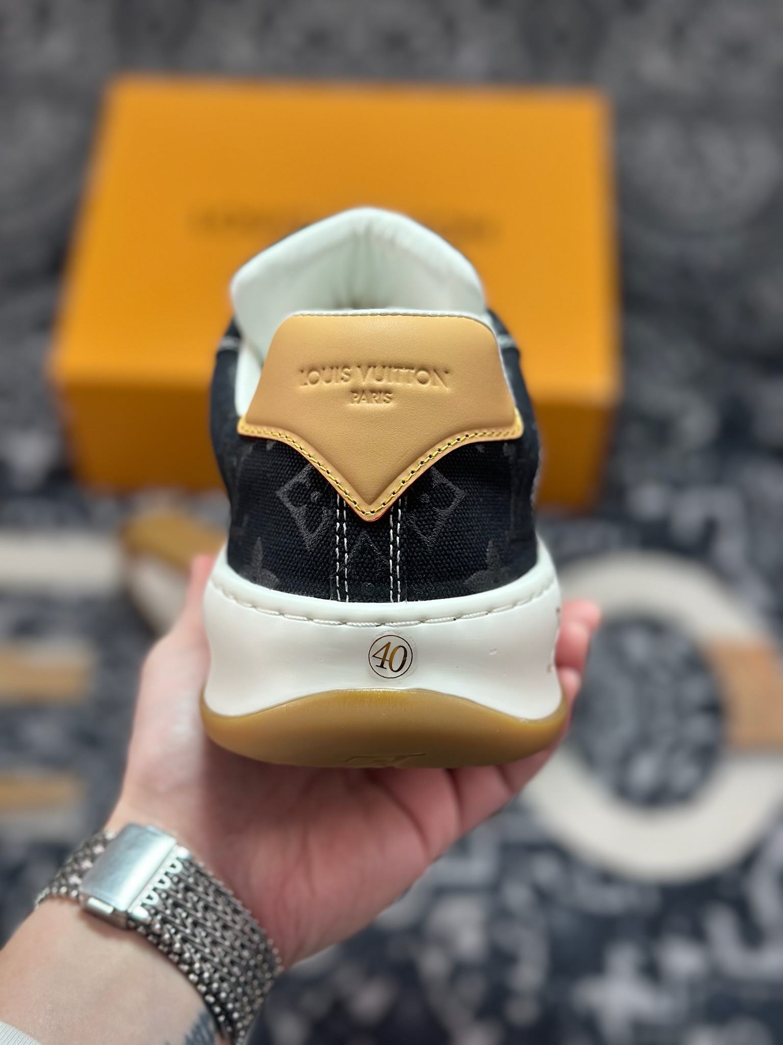 优选 原装级别 广奢高端货--唯一正确版本 LOUIS VUITTON Tilted 系列|2026 早春全新上架 LV 路易威登 Tilted Low Sneakers 倾斜系列低帮复古休闲运动板鞋 男鞋-Top High Quatity Cheap Sneakers Fashion Clothing Clothes Bags handbags Shoes of all Brand wholesale With The best Quality And Beautiful Price from China Factory Chinese suppliers wholesaler seller 优选 原装级别 广奢高端货--唯一正确版本 LOUIS VUITTON Tilted 系列|2026 早春全新上架 LV 路易威登 Tilted Low Sneakers 倾斜系列低帮复古休闲运动板鞋 男鞋