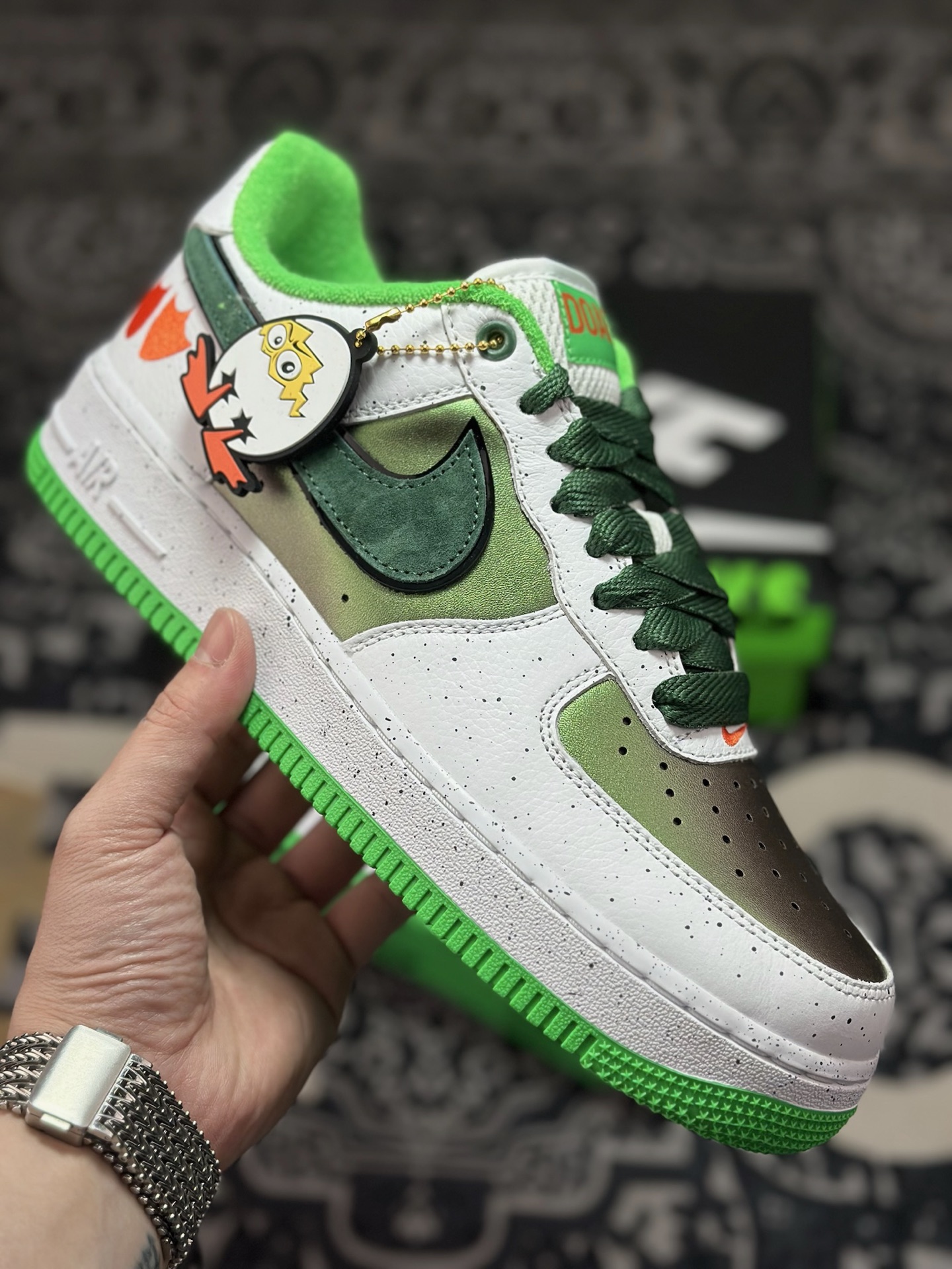 优选 原装级别 Nike x DOAF Air Force 1 Egg or Duck 白绿色 IU7613-100-Top High Quatity Cheap Sneakers Fashion Clothing Clothes Bags handbags Shoes of all Brand wholesale With The best Quality And Beautiful Price from China Factory Chinese suppliers wholesaler seller 优选 原装级别 Nike x DOAF Air Force 1 Egg or Duck 白绿色 IU7613-100