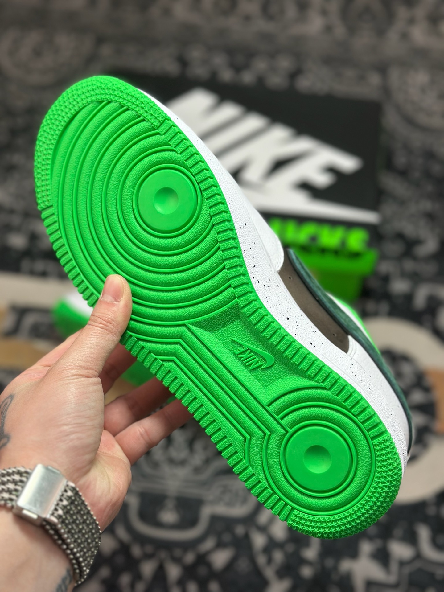 优选 原装级别 Nike x DOAF Air Force 1 Egg or Duck 白绿色 IU7613-100-Top High Quatity Cheap Sneakers Fashion Clothing Clothes Bags handbags Shoes of all Brand wholesale With The best Quality And Beautiful Price from China Factory Chinese suppliers wholesaler seller 优选 原装级别 Nike x DOAF Air Force 1 Egg or Duck 白绿色 IU7613-100