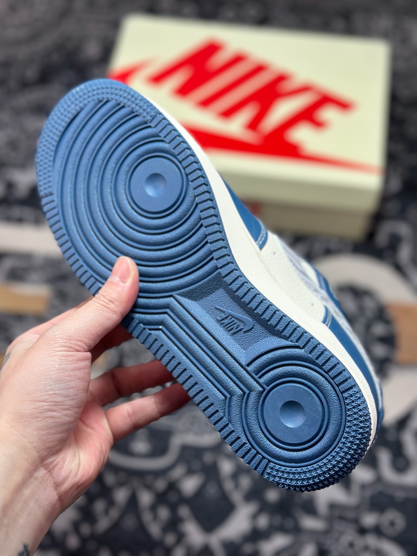 原装级别 Nike Air Force 1'07 Low 斯图西联名款 空军一号低帮休闲板鞋 XL1979-132-Top High Quatity Cheap Sneakers Fashion Clothing Clothes Bags handbags Shoes of all Brand wholesale With The best Quality And Beautiful Price from China Factory Chinese suppliers wholesaler seller 原装级别 Nike Air Force 1'07 Low 斯图西联名款 空军一号低帮休闲板鞋 XL1979-132