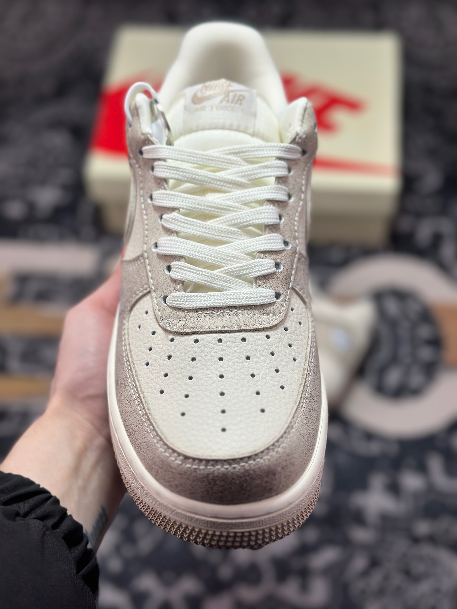 原装级别 Nike Air Force 1'07 Low 联名款 奶油灰调 空军一号低帮休闲板鞋 XL1979-129-Top High Quatity Cheap Sneakers Fashion Clothing Clothes Bags handbags Shoes of all Brand wholesale With The best Quality And Beautiful Price from China Factory Chinese suppliers wholesaler seller 原装级别 Nike Air Force 1'07 Low 联名款 奶油灰调 空军一号低帮休闲板鞋 XL1979-129