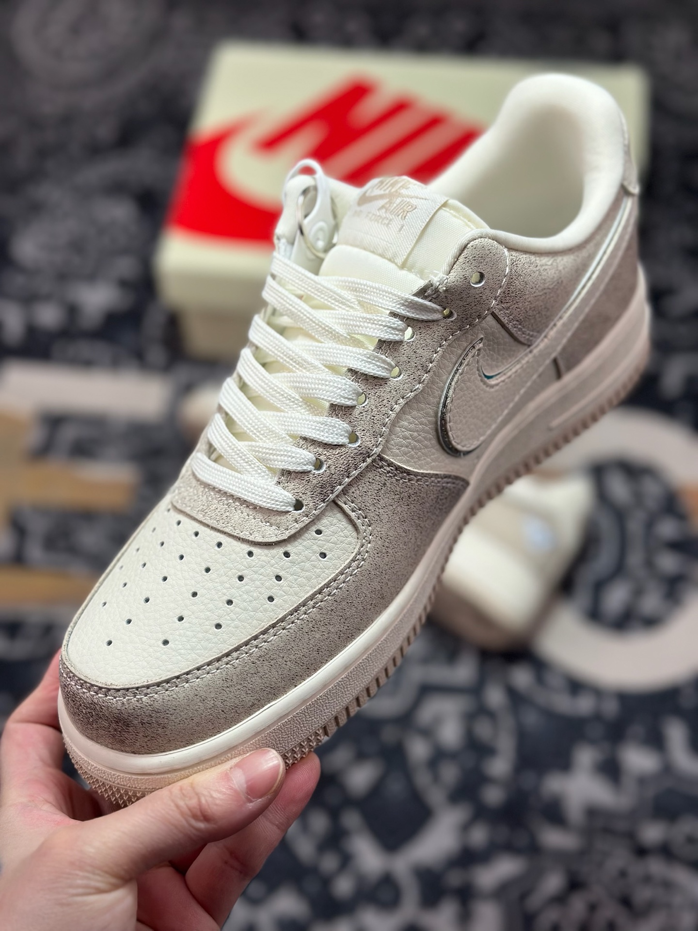 原装级别 Nike Air Force 1'07 Low 联名款 奶油灰调 空军一号低帮休闲板鞋 XL1979-129-Top High Quatity Cheap Sneakers Fashion Clothing Clothes Bags handbags Shoes of all Brand wholesale With The best Quality And Beautiful Price from China Factory Chinese suppliers wholesaler seller 原装级别 Nike Air Force 1'07 Low 联名款 奶油灰调 空军一号低帮休闲板鞋 XL1979-129