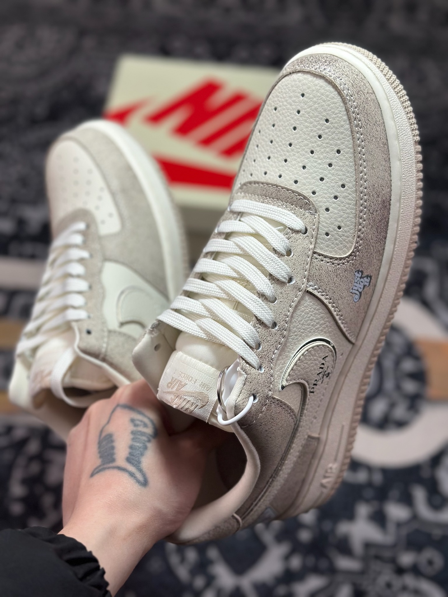 原装级别 Nike Air Force 1'07 Low 联名款 奶油灰调 空军一号低帮休闲板鞋 XL1979-129-Top High Quatity Cheap Sneakers Fashion Clothing Clothes Bags handbags Shoes of all Brand wholesale With The best Quality And Beautiful Price from China Factory Chinese suppliers wholesaler seller 原装级别 Nike Air Force 1'07 Low 联名款 奶油灰调 空军一号低帮休闲板鞋 XL1979-129