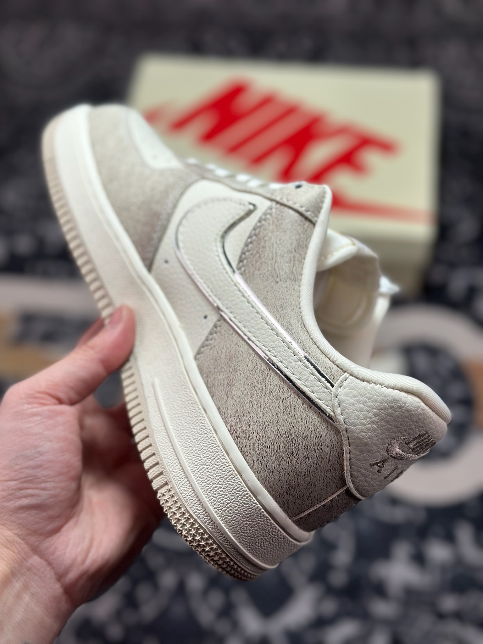 原装级别 Nike Air Force 1'07 Low 联名款 奶油灰调 空军一号低帮休闲板鞋 XL1979-129-Top High Quatity Cheap Sneakers Fashion Clothing Clothes Bags handbags Shoes of all Brand wholesale With The best Quality And Beautiful Price from China Factory Chinese suppliers wholesaler seller 原装级别 Nike Air Force 1'07 Low 联名款 奶油灰调 空军一号低帮休闲板鞋 XL1979-129