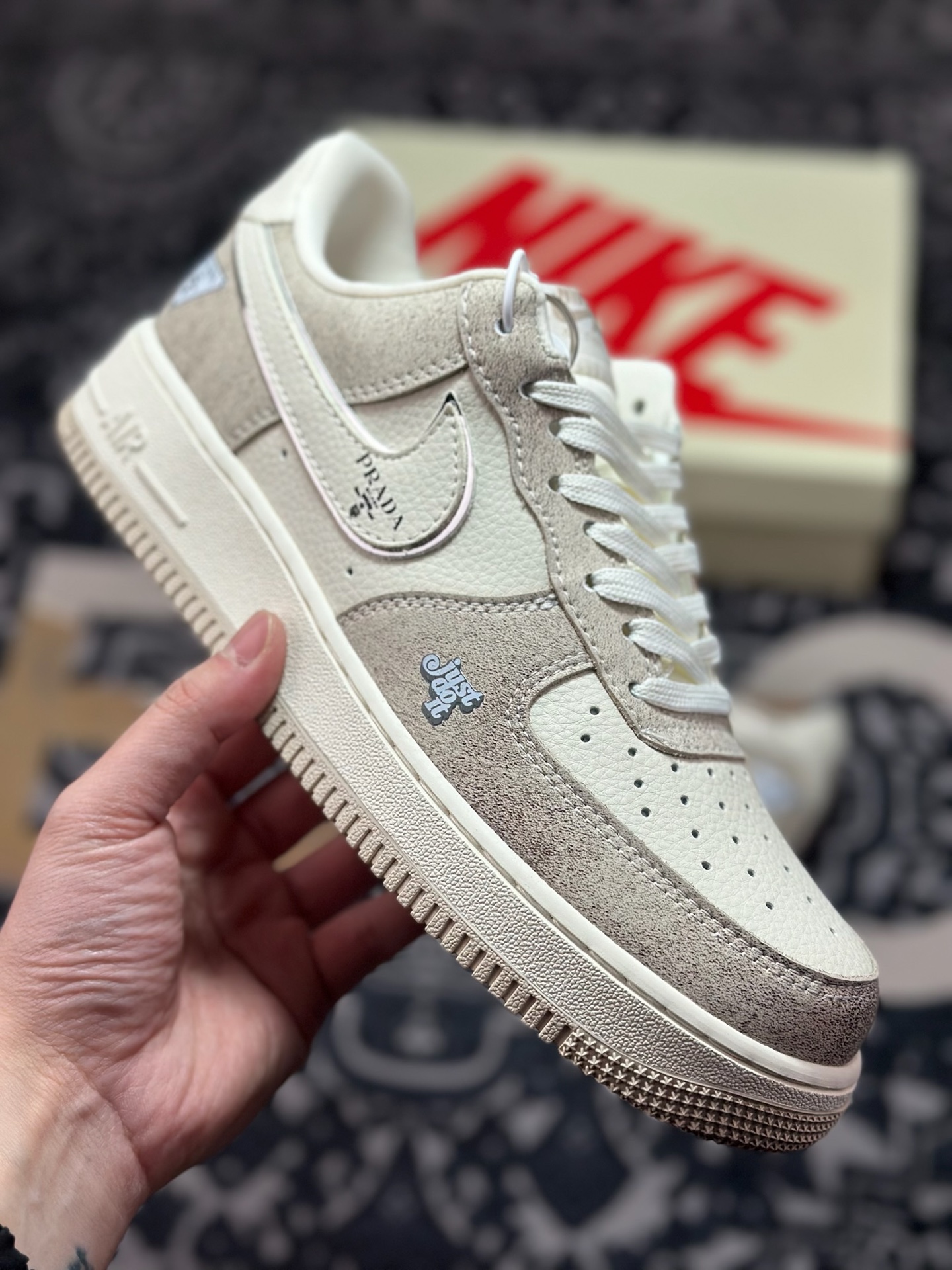 原装级别 Nike Air Force 1'07 Low 联名款 奶油灰调 空军一号低帮休闲板鞋 XL1979-129-Top High Quatity Cheap Sneakers Fashion Clothing Clothes Bags handbags Shoes of all Brand wholesale With The best Quality And Beautiful Price from China Factory Chinese suppliers wholesaler seller 原装级别 Nike Air Force 1'07 Low 联名款 奶油灰调 空军一号低帮休闲板鞋 XL1979-129