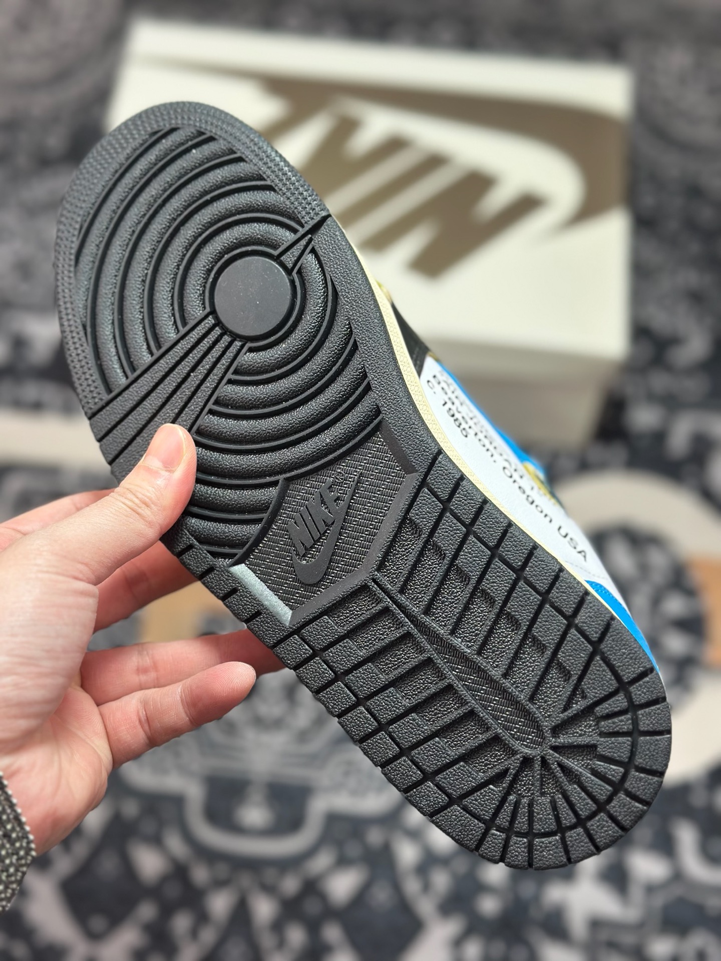 原装级别 Travis Scott x Air Jordan 1 ” Reverse Mocha “ AJ1乔1 TS UN 联名倒钩 低帮文化篮球鞋 XZ6868-006-Top High Quatity Cheap Sneakers Fashion Clothing Clothes Bags handbags Shoes of all Brand wholesale With The best Quality And Beautiful Price from China Factory Chinese suppliers wholesaler seller 原装级别 Travis Scott x Air Jordan 1 ” Reverse Mocha “ AJ1乔1 TS UN 联名倒钩 低帮文化篮球鞋 XZ6868-006