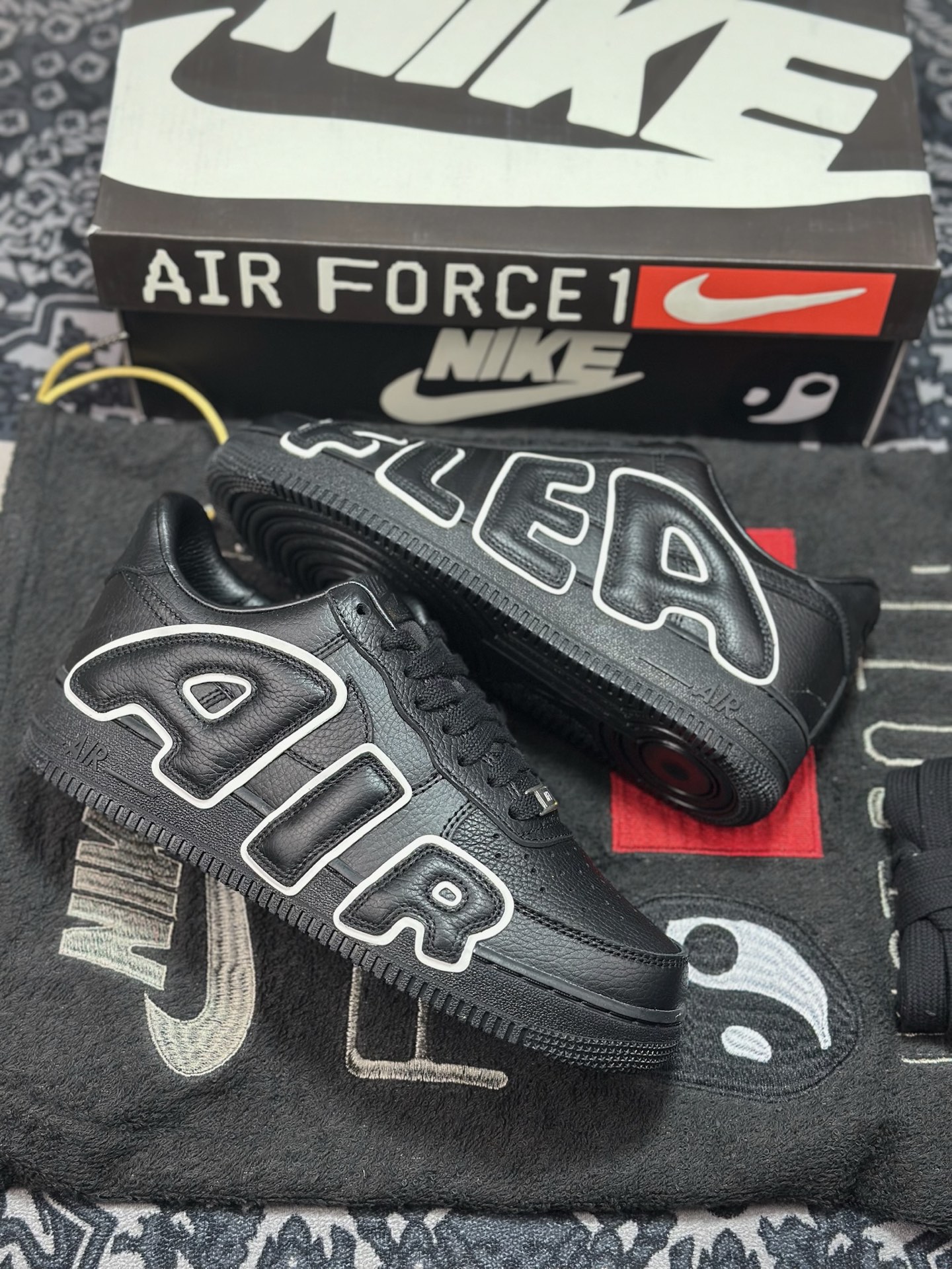 Cactus Plant Flea Market/CPFM x Nike Air Force 1 07 Low”Black White”空军一号系列低帮经典百搭休闲运动板鞋“联名黑白大补丁字母” HJ8463-001-Top High Quatity Cheap Sneakers Fashion Clothing Clothes Bags handbags Shoes of all Brand wholesale With The best Quality And Beautiful Price from China Factory Chinese suppliers wholesaler seller Cactus Plant Flea Market/CPFM x Nike Air Force 1 07 Low”Black White”空军一号系列低帮经典百搭休闲运动板鞋“联名黑白大补丁字母” HJ8463-001