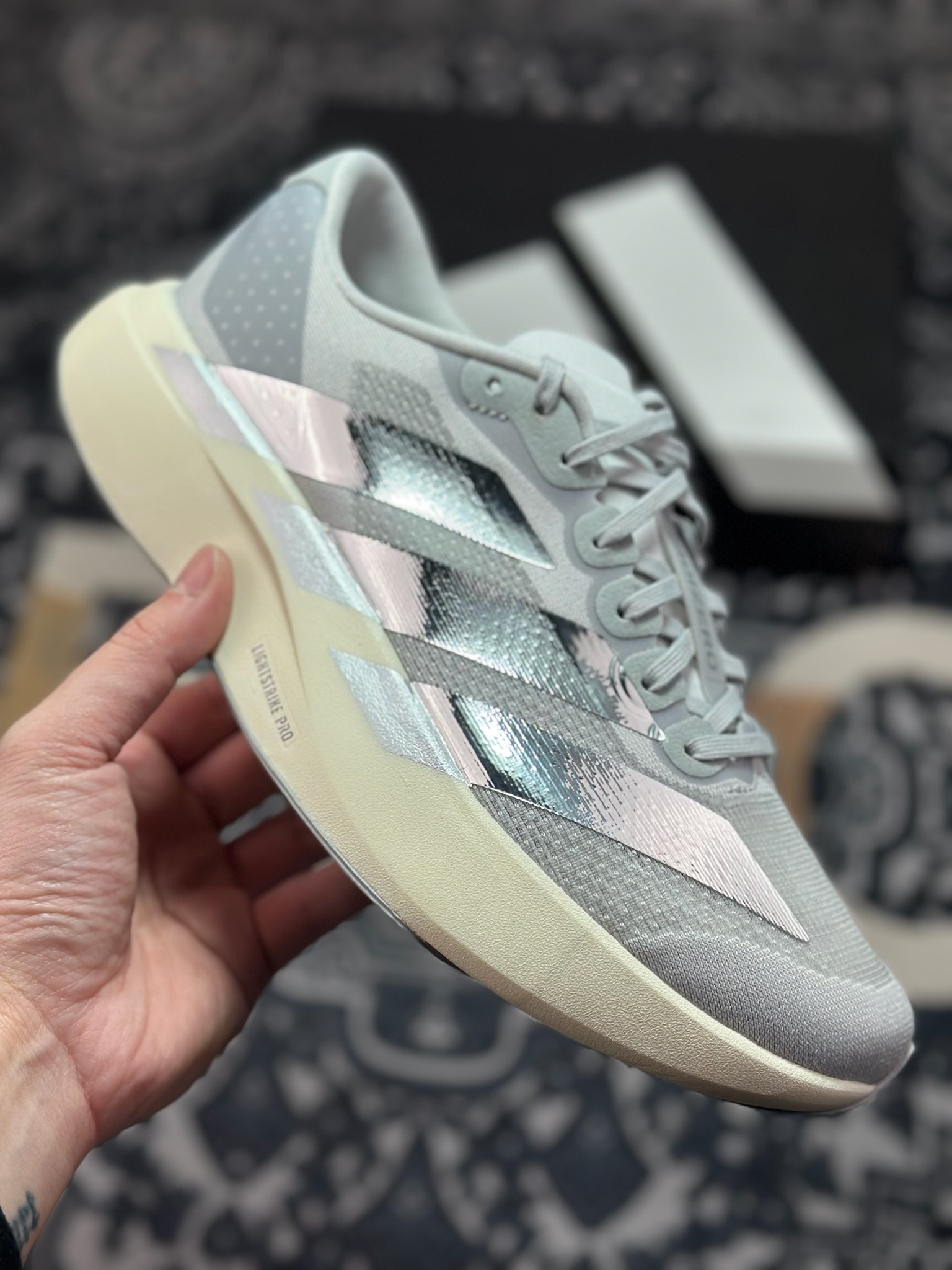 优选 原装级别 PKAD Adizero Evo SL M 白黑零度系列马拉松轻量竞速运动跑鞋银灰 KJ9664-Chinese wholesaler seller Clothes Bags handbags wholesale Shoes High Quatity wholesaler seller Cheap Sneakers from China Factory Chinese suppliers china wholesale clothing wholesaler seller 优选 原装级别 PKAD Adizero Evo SL M 白黑零度系列马拉松轻量竞速运动跑鞋银灰 KJ9664