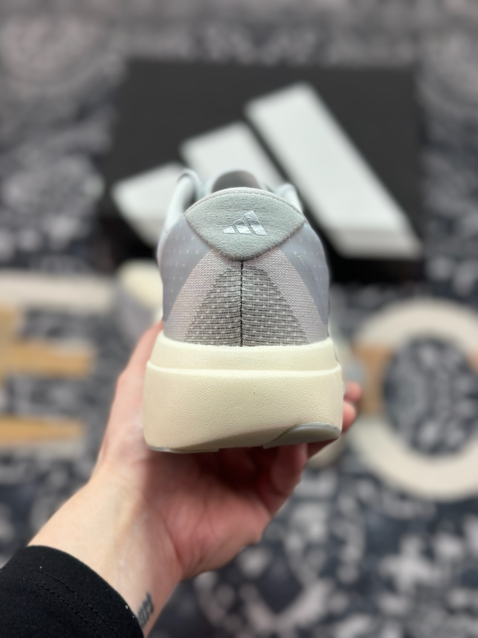 优选 原装级别 PKAD Adizero Evo SL M 白黑零度系列马拉松轻量竞速运动跑鞋银灰 KJ9664-Chinese wholesaler seller Clothes Bags handbags wholesale Shoes High Quatity wholesaler seller Cheap Sneakers from China Factory Chinese suppliers china wholesale clothing wholesaler seller 优选 原装级别 PKAD Adizero Evo SL M 白黑零度系列马拉松轻量竞速运动跑鞋银灰 KJ9664
