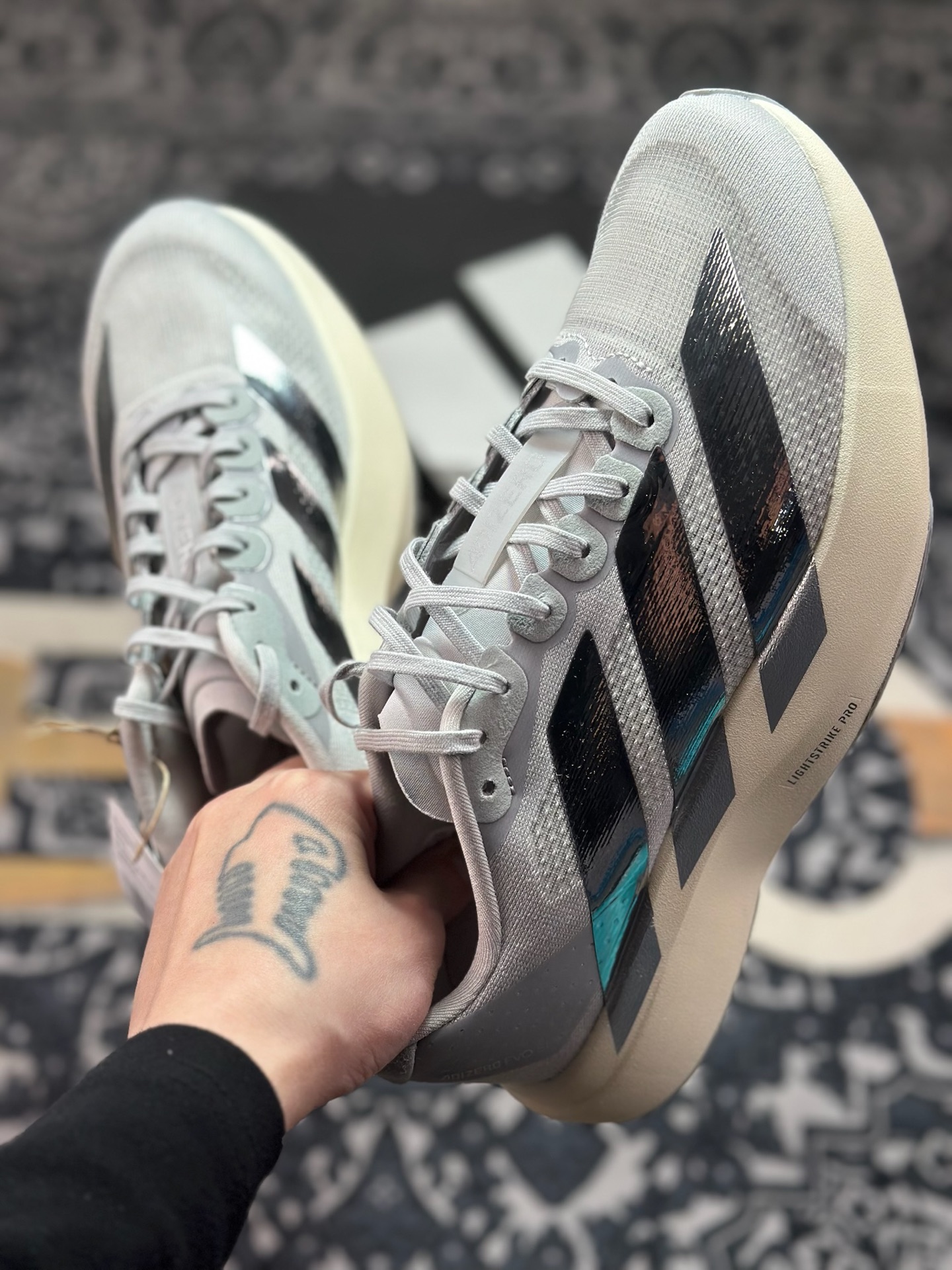 优选 原装级别 PKAD Adizero Evo SL M 白黑零度系列马拉松轻量竞速运动跑鞋银灰 KJ9664-Chinese wholesaler seller Clothes Bags handbags wholesale Shoes High Quatity wholesaler seller Cheap Sneakers from China Factory Chinese suppliers china wholesale clothing wholesaler seller 优选 原装级别 PKAD Adizero Evo SL M 白黑零度系列马拉松轻量竞速运动跑鞋银灰 KJ9664