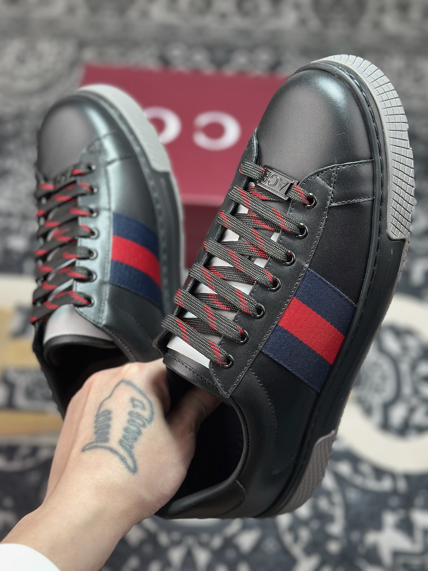 优选 原装级别 Gucci 古驰 ACE绒面革 新款 复古休闲板鞋-Top High Quatity Cheap Sneakers Fashion Clothing Clothes Bags handbags Shoes of all Brand wholesale With The best Quality And Beautiful Price from China Factory Chinese suppliers wholesaler seller 优选 原装级别 Gucci 古驰 ACE绒面革 新款 复古休闲板鞋