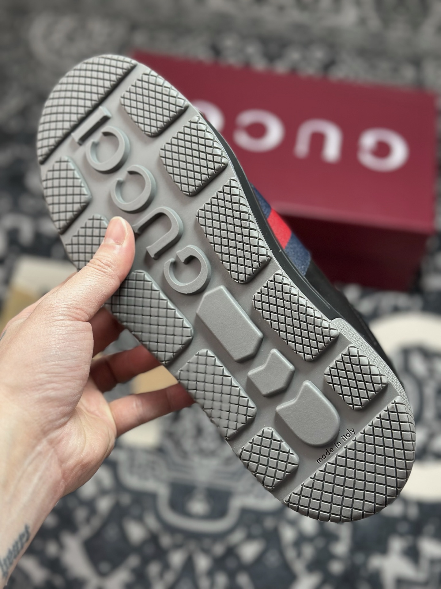 优选 原装级别 Gucci 古驰 ACE绒面革 新款 复古休闲板鞋-Top High Quatity Cheap Sneakers Fashion Clothing Clothes Bags handbags Shoes of all Brand wholesale With The best Quality And Beautiful Price from China Factory Chinese suppliers wholesaler seller 优选 原装级别 Gucci 古驰 ACE绒面革 新款 复古休闲板鞋