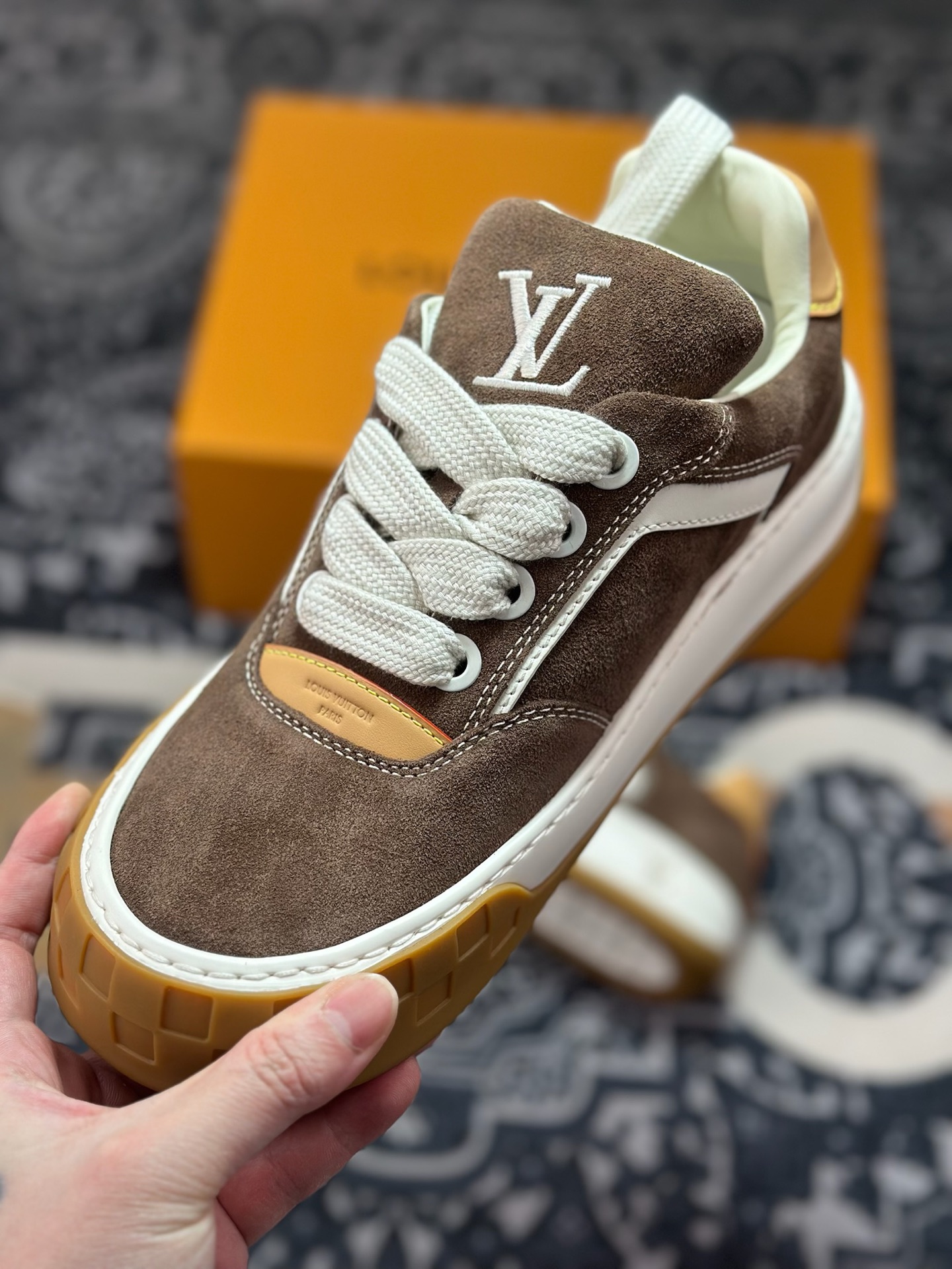 优选 原装级别 LV 路易威登LOUIS VUITTON Tilted Low Sneakers 倾斜系列低帮复古休闲运动文化百搭板鞋-Top High Quatity Cheap Sneakers Fashion Clothing Clothes Bags handbags Shoes of all Brand wholesale With The best Quality And Beautiful Price from China Factory Chinese suppliers wholesaler seller 优选 原装级别 LV 路易威登LOUIS VUITTON Tilted Low Sneakers 倾斜系列低帮复古休闲运动文化百搭板鞋