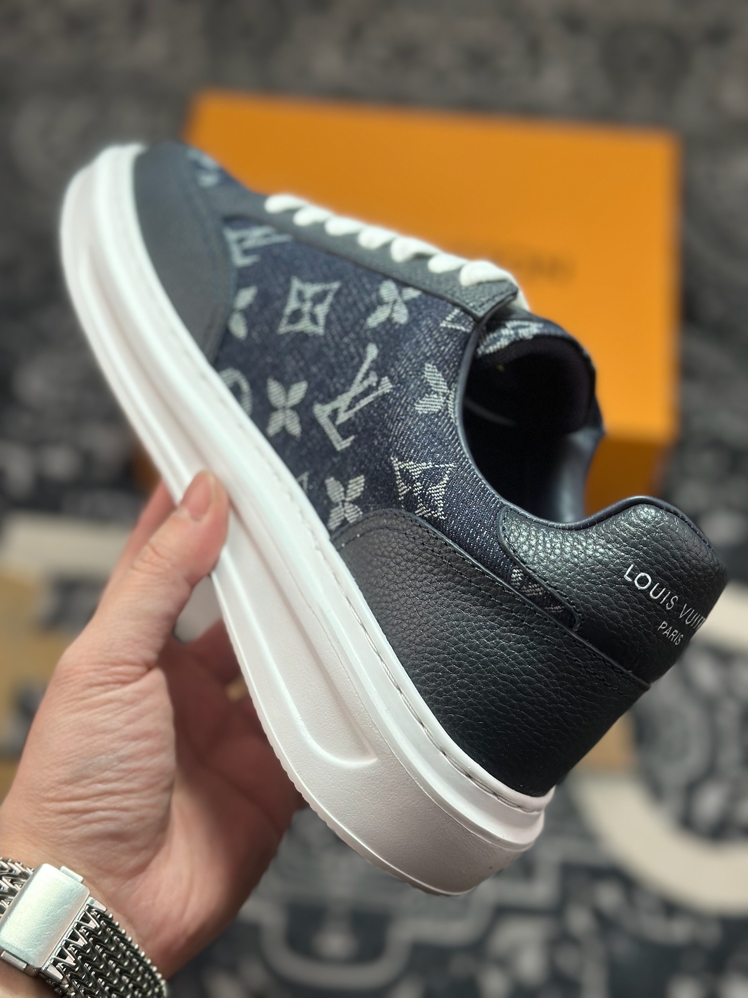 原装级别 LOUIS VUITTON Beverly Hills 牛皮革 圆头系带 低帮 板鞋-Top High Quatity Cheap Sneakers Fashion Clothing Clothes Bags handbags Shoes of all Brand wholesale With The best Quality And Beautiful Price from China Factory Chinese suppliers wholesaler seller 原装级别 LOUIS VUITTON Beverly Hills 牛皮革 圆头系带 低帮 板鞋