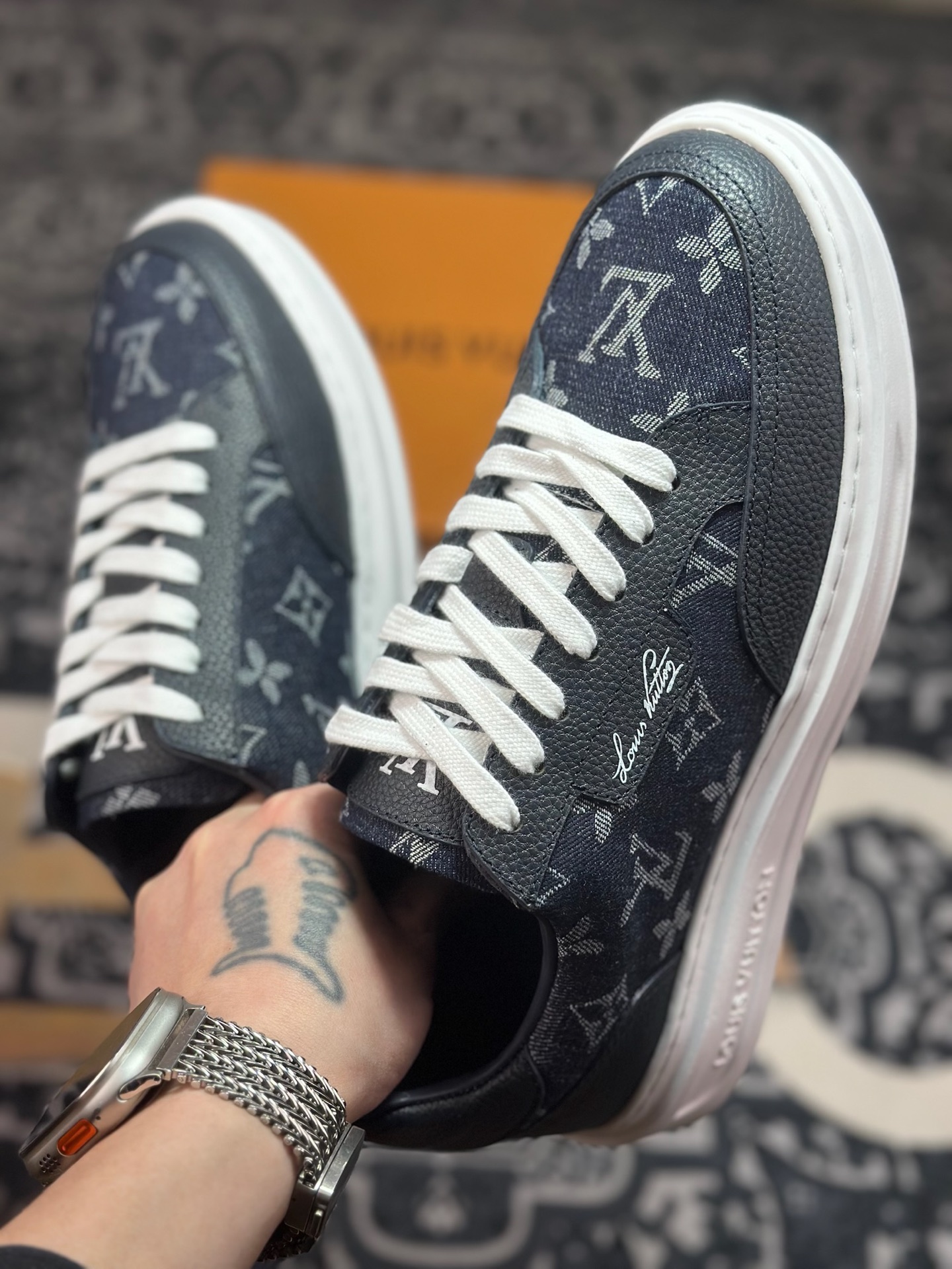 原装级别 LOUIS VUITTON Beverly Hills 牛皮革 圆头系带 低帮 板鞋-Top High Quatity Cheap Sneakers Fashion Clothing Clothes Bags handbags Shoes of all Brand wholesale With The best Quality And Beautiful Price from China Factory Chinese suppliers wholesaler seller 原装级别 LOUIS VUITTON Beverly Hills 牛皮革 圆头系带 低帮 板鞋