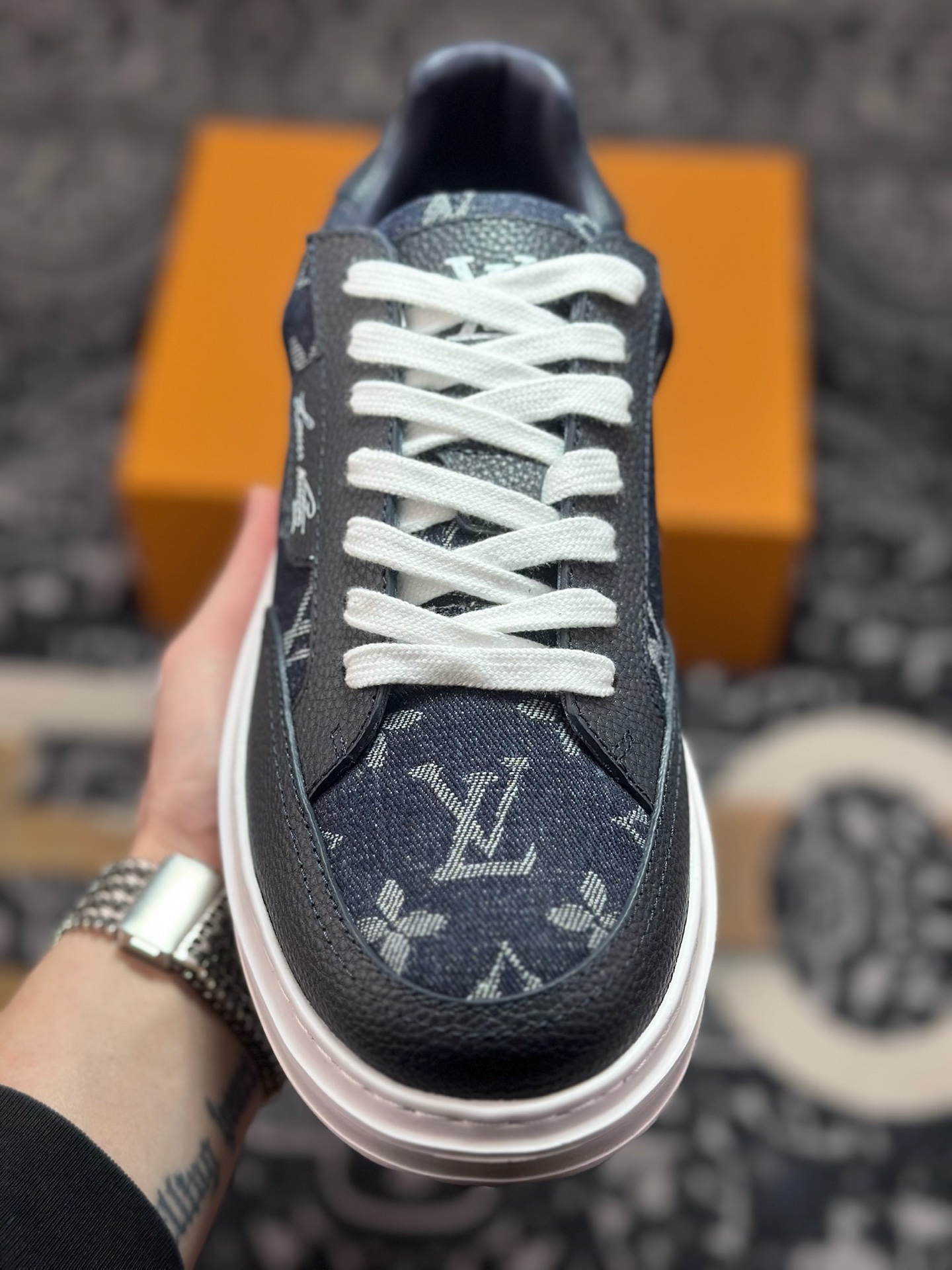 原装级别 LOUIS VUITTON Beverly Hills 牛皮革 圆头系带 低帮 板鞋-Top High Quatity Cheap Sneakers Fashion Clothing Clothes Bags handbags Shoes of all Brand wholesale With The best Quality And Beautiful Price from China Factory Chinese suppliers wholesaler seller 原装级别 LOUIS VUITTON Beverly Hills 牛皮革 圆头系带 低帮 板鞋