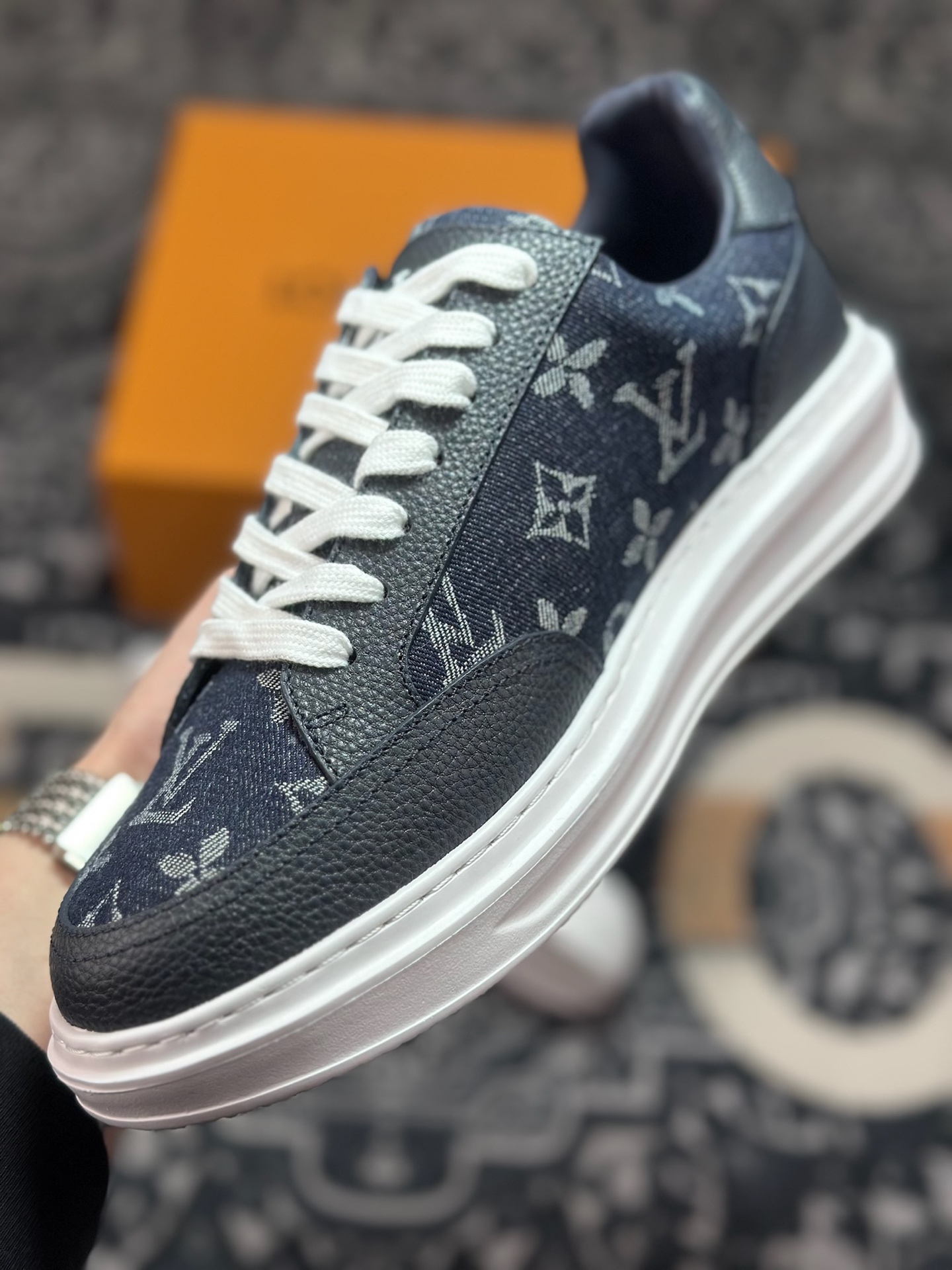 原装级别 LOUIS VUITTON Beverly Hills 牛皮革 圆头系带 低帮 板鞋-Top High Quatity Cheap Sneakers Fashion Clothing Clothes Bags handbags Shoes of all Brand wholesale With The best Quality And Beautiful Price from China Factory Chinese suppliers wholesaler seller 原装级别 LOUIS VUITTON Beverly Hills 牛皮革 圆头系带 低帮 板鞋